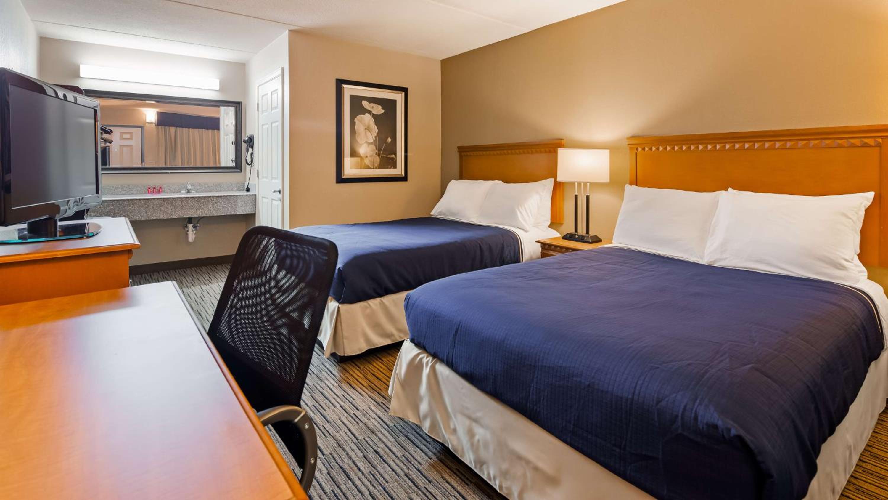 Double Room with Two Double Beds - Photo 7