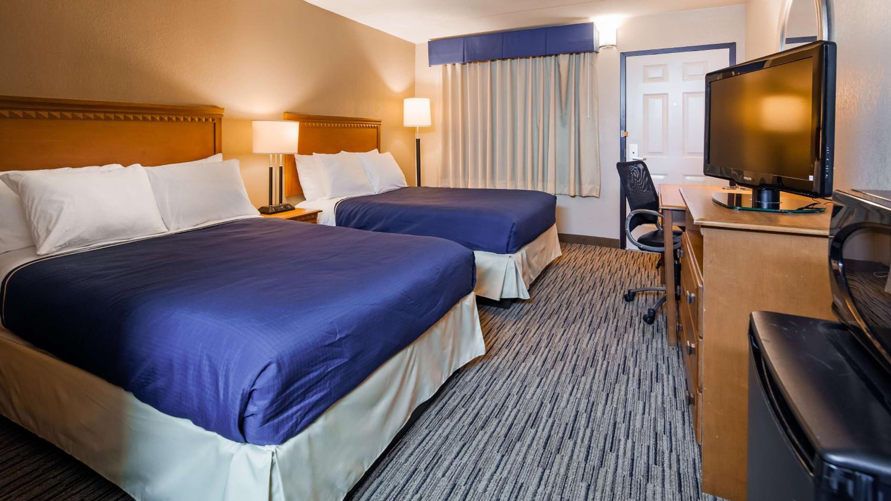 Double Room with Two Double Beds - Photo 8