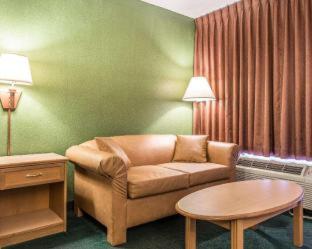 Quadruple Room - Non Smoking photo 1
