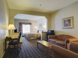 King Suite with Jetted Tub - Non-Smoking - Photo 5