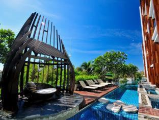 Deluxe Double Room with Pool Access - Photo 11