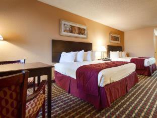 Junior King Suite - Non-Smoking photo 3