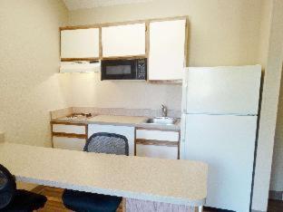 2 Full Beds | Non-Smoking, Kitchen - Photo 5