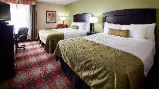 Queen Room with Two Queen Beds - Non-Smoking - Photo 1