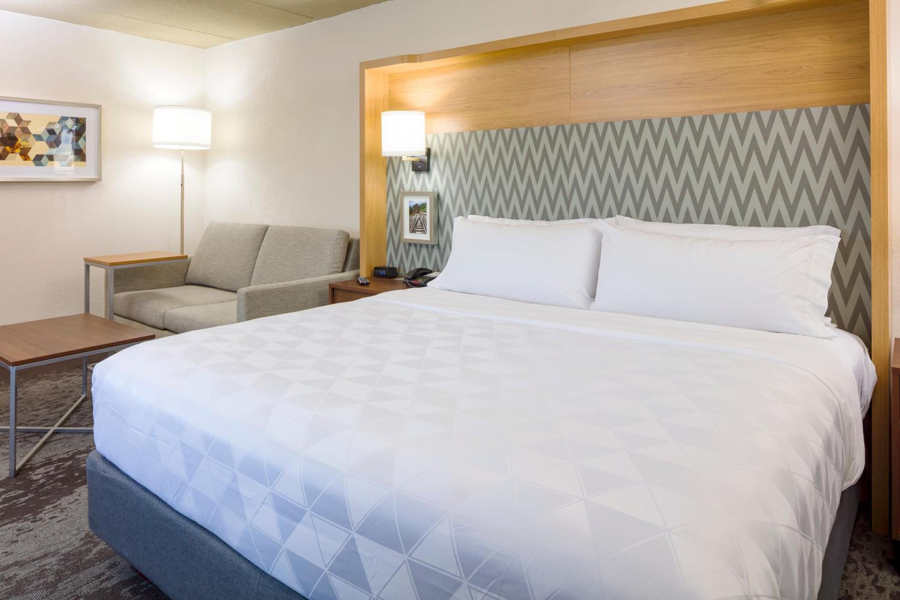 Standard King Room photo 2