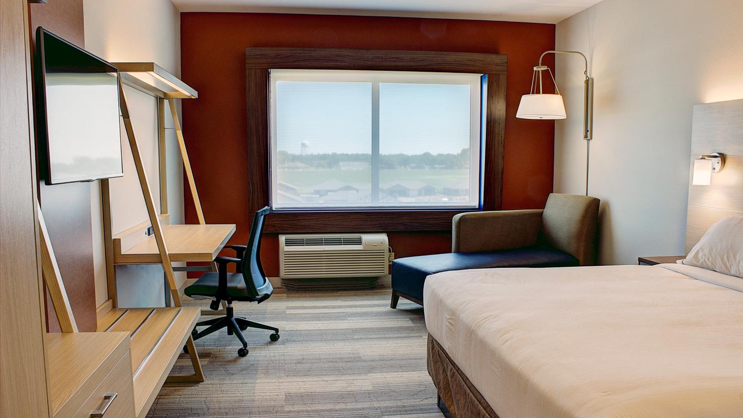 Standard King Room - Communications Accessible