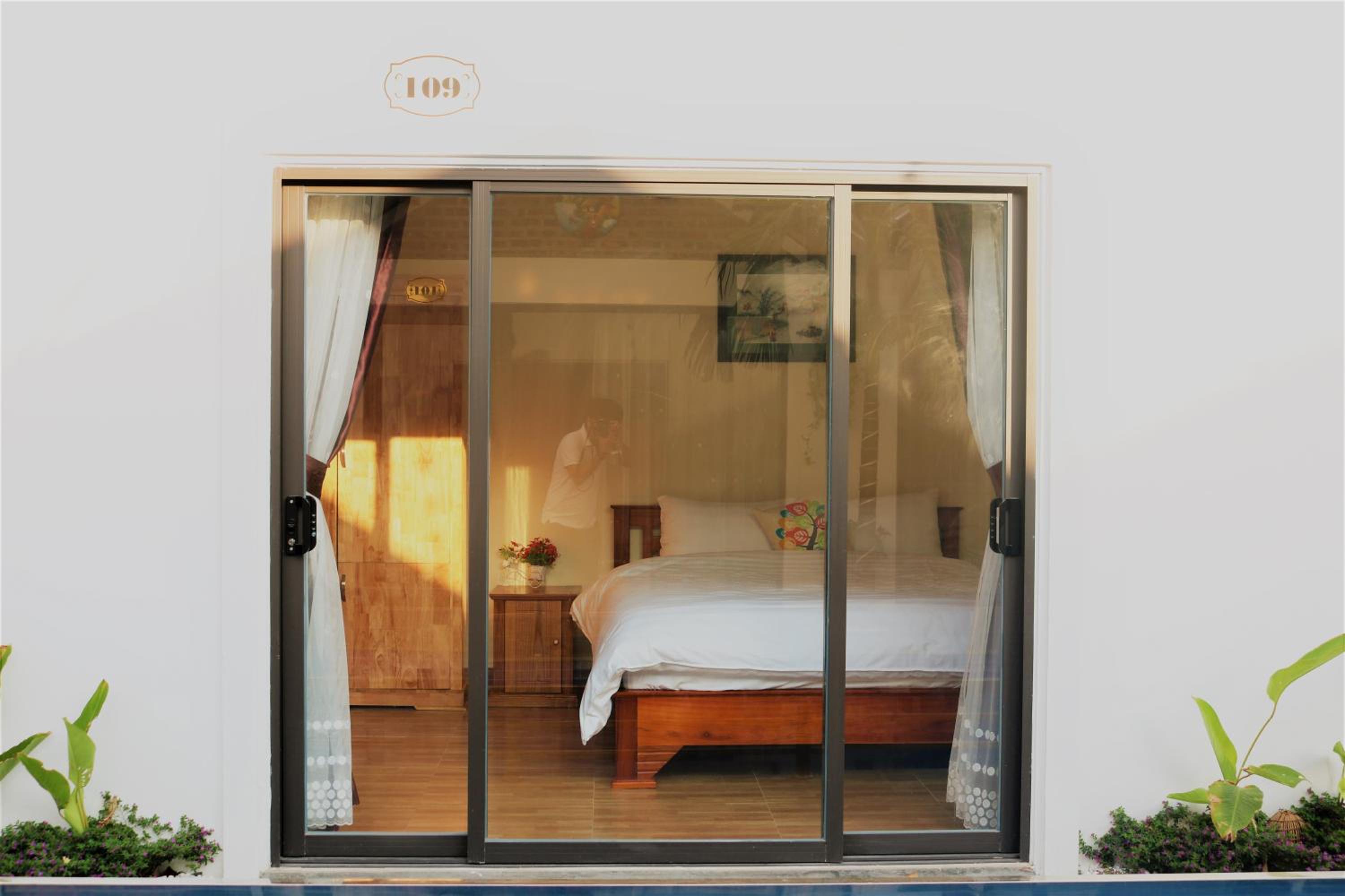 King Room with Pool View photo 1