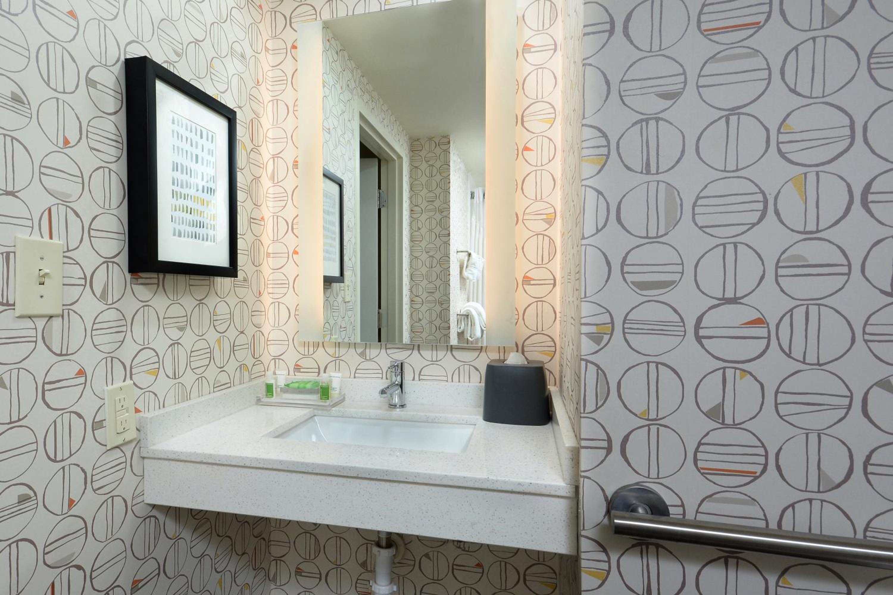 King Room - Disability Access - Photo 7