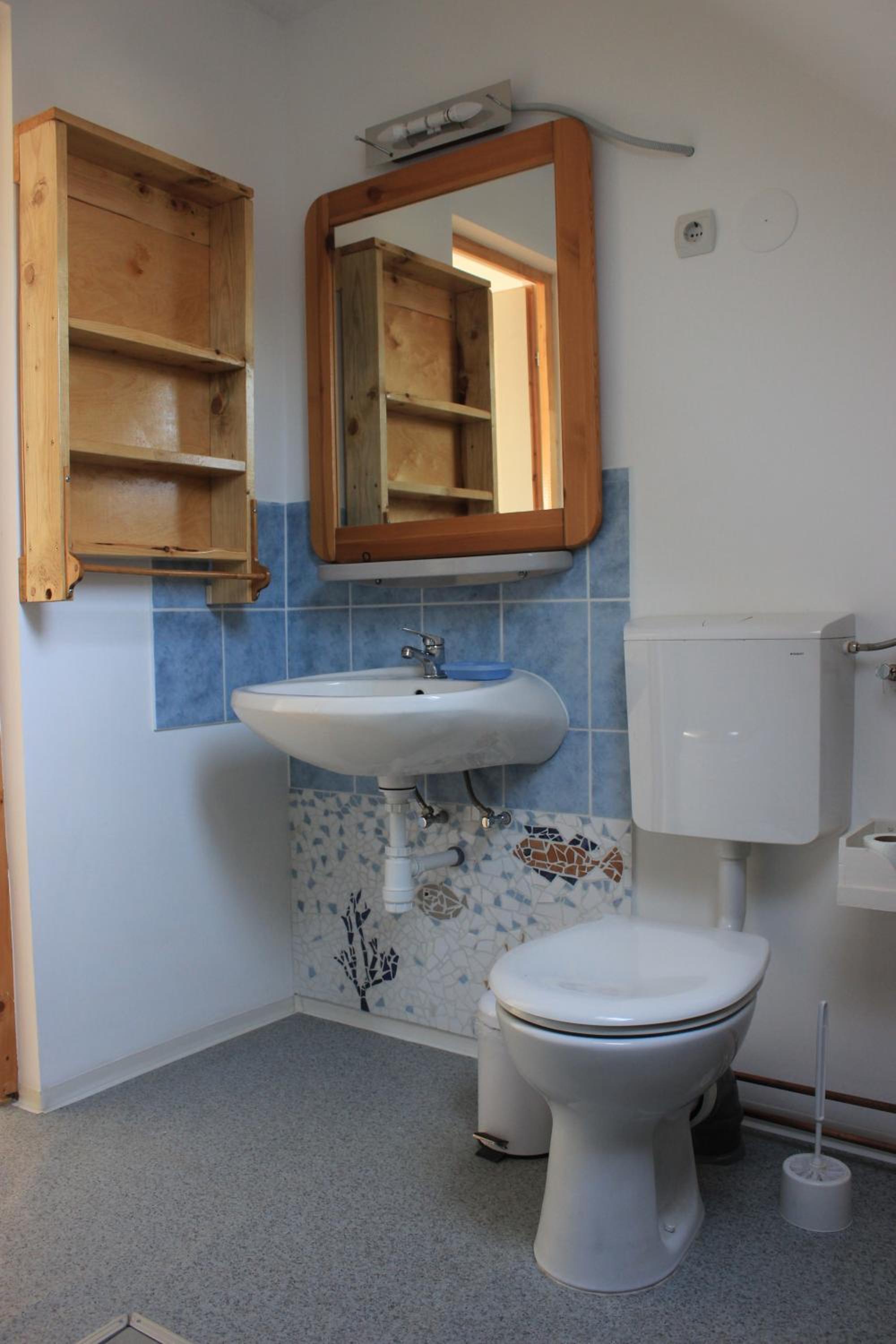 One-Bedroom Apartment - Photo 8