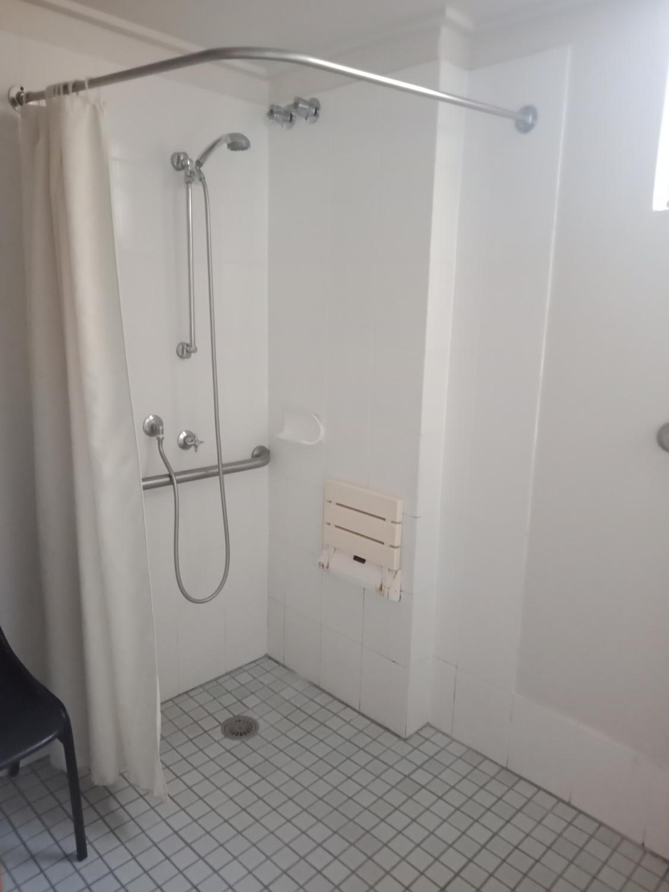 Double or Twin Room - Disability Access - Photo 2