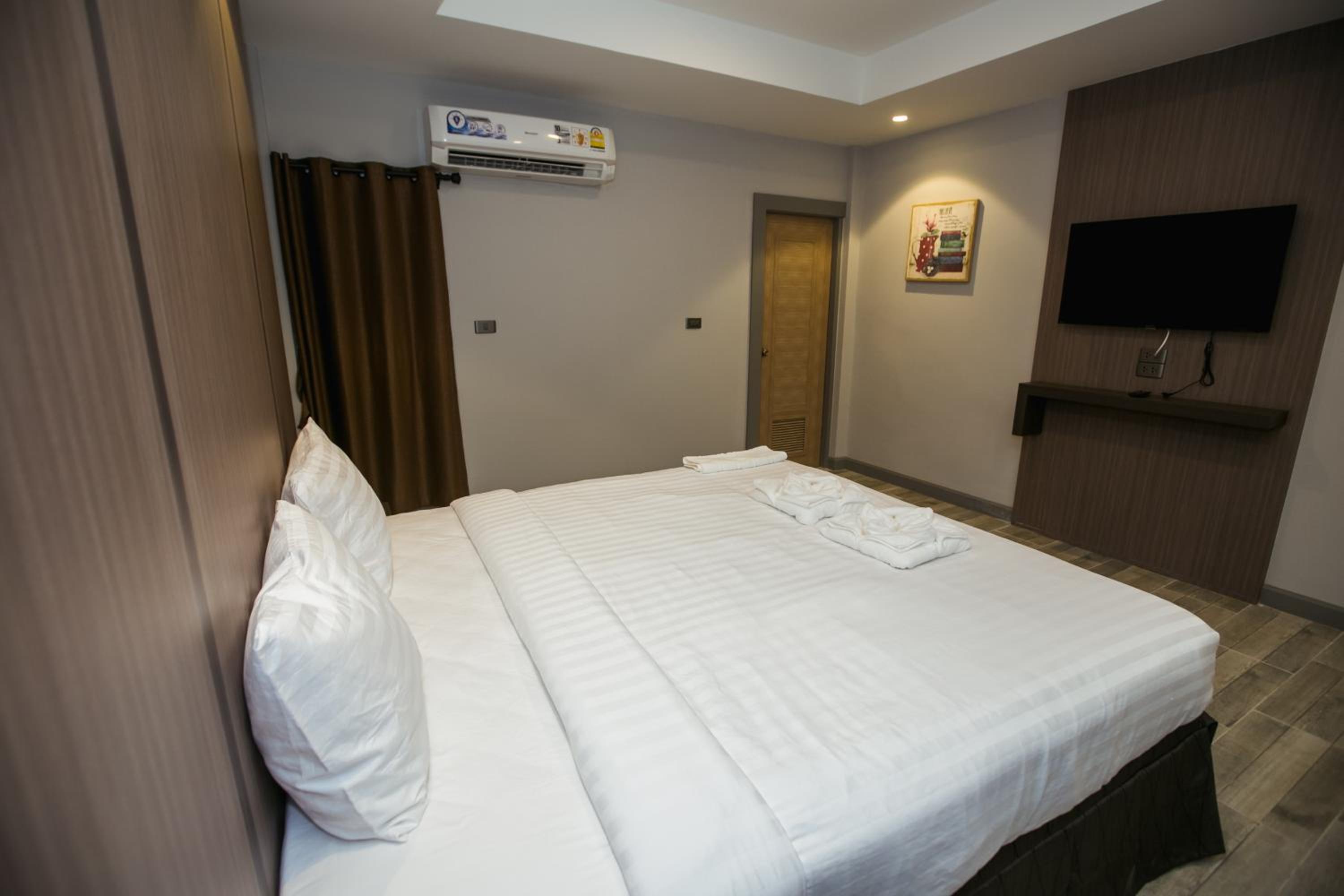 Standard King Room - Photo 1