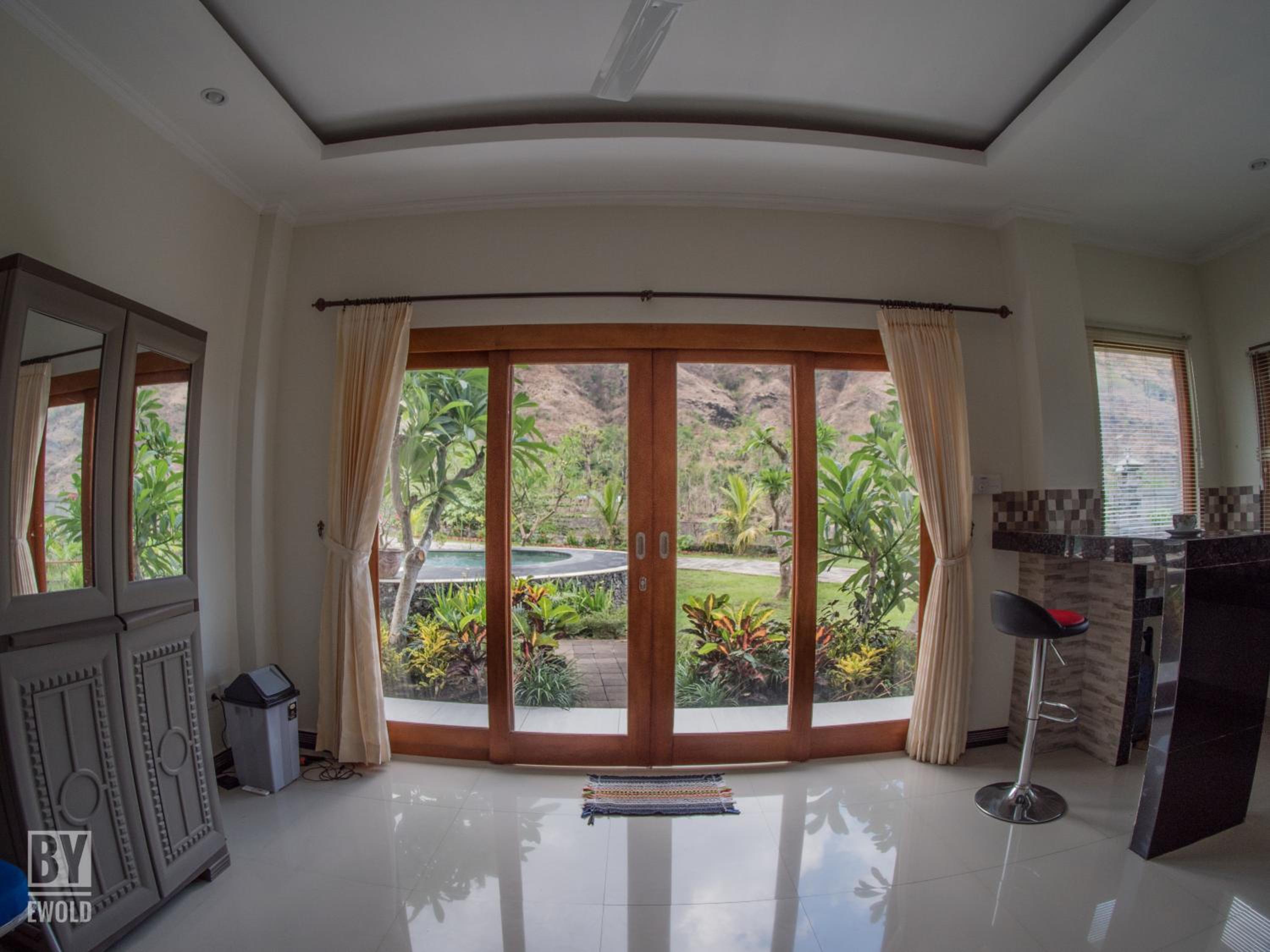 Family Room with Mountain View - Photo 1
