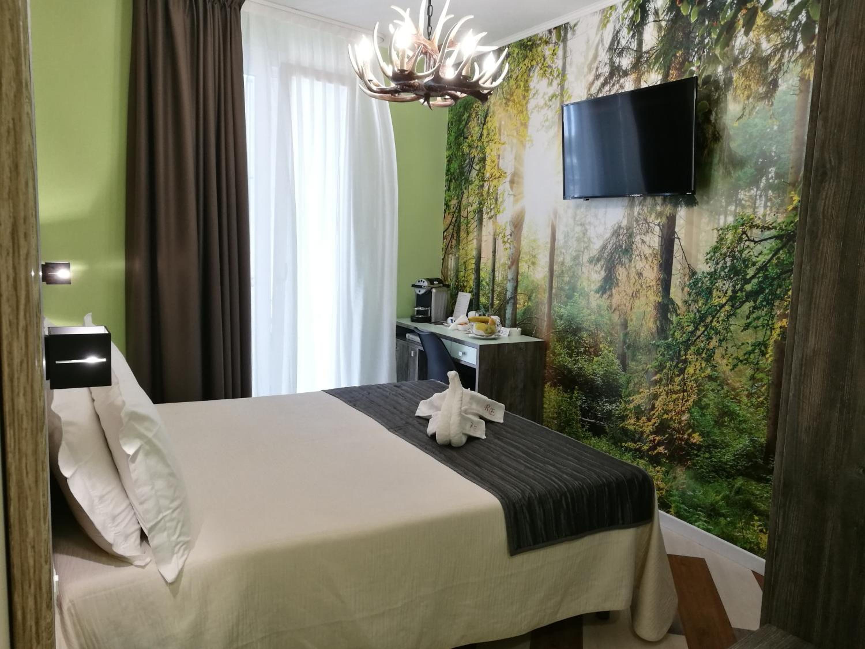 Deluxe Double Room - Photo 17