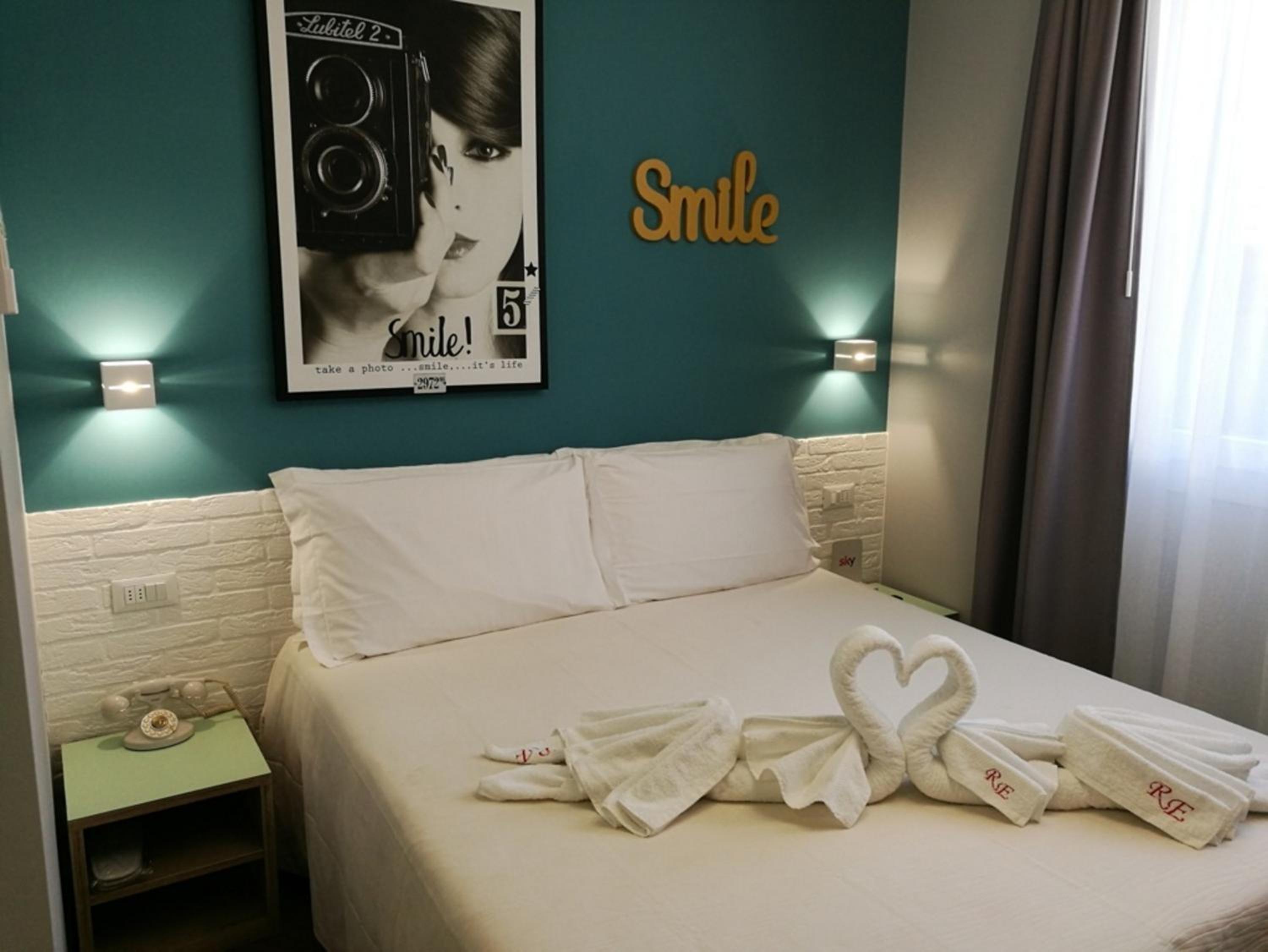 Deluxe Room with Bath photo 1