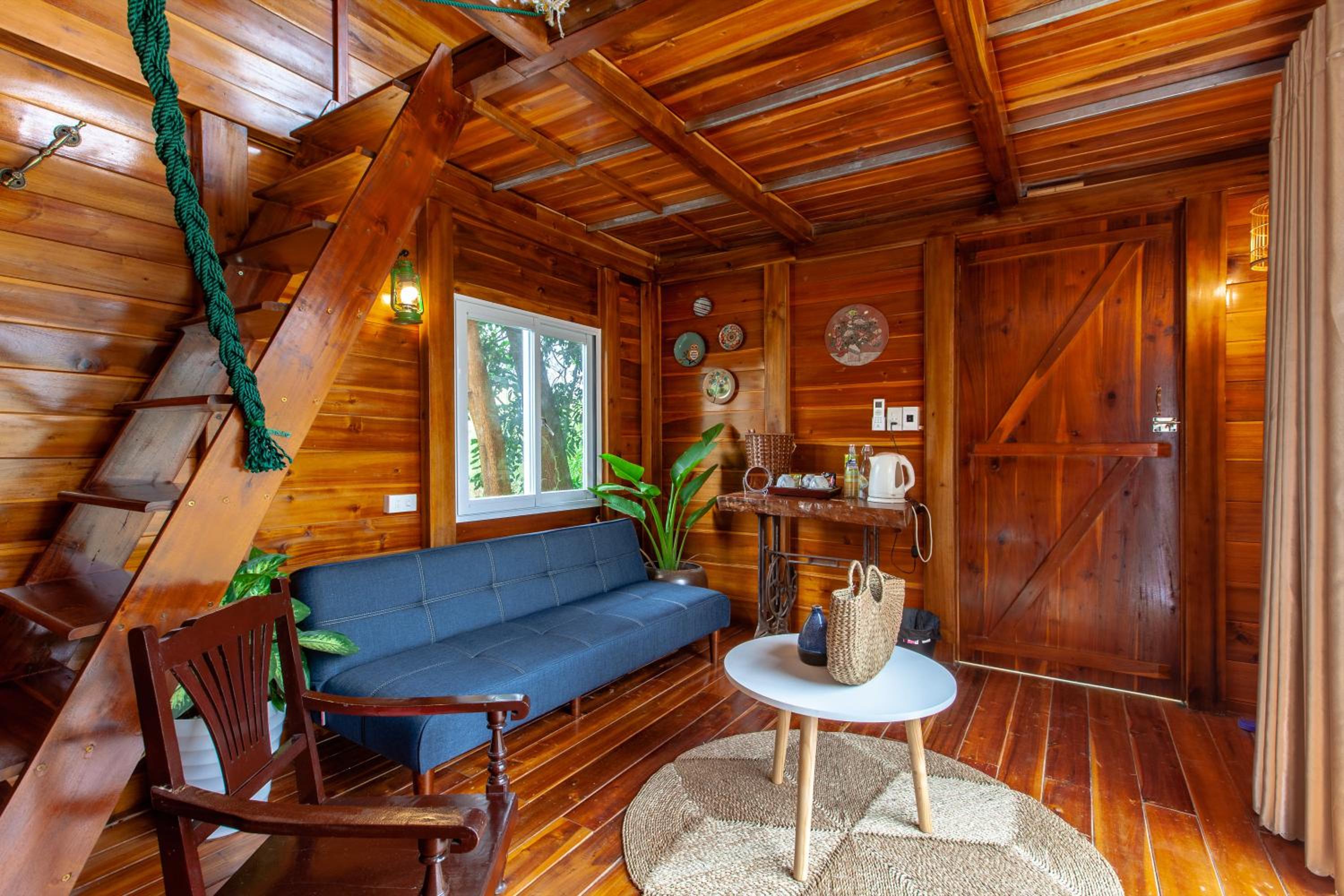 Deluxe Family Room