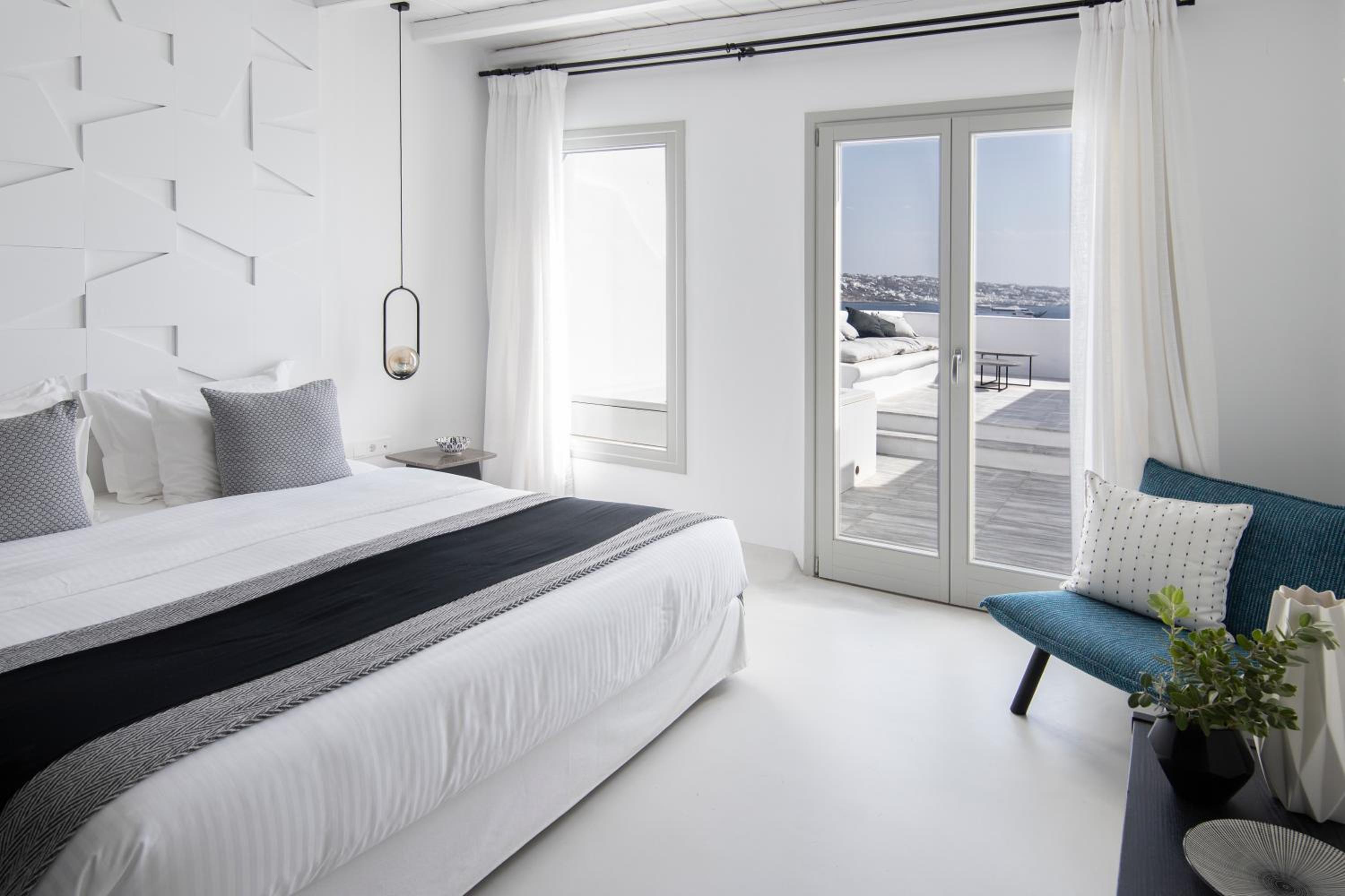 Executive Suite with Sea View & Outdoor Hot Tub photo 2