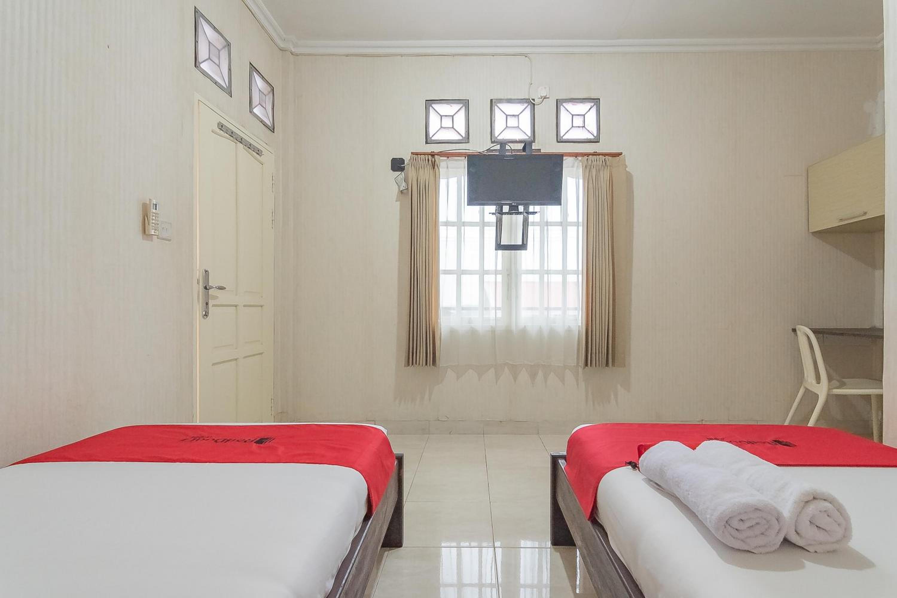 Twin Room - Photo 5