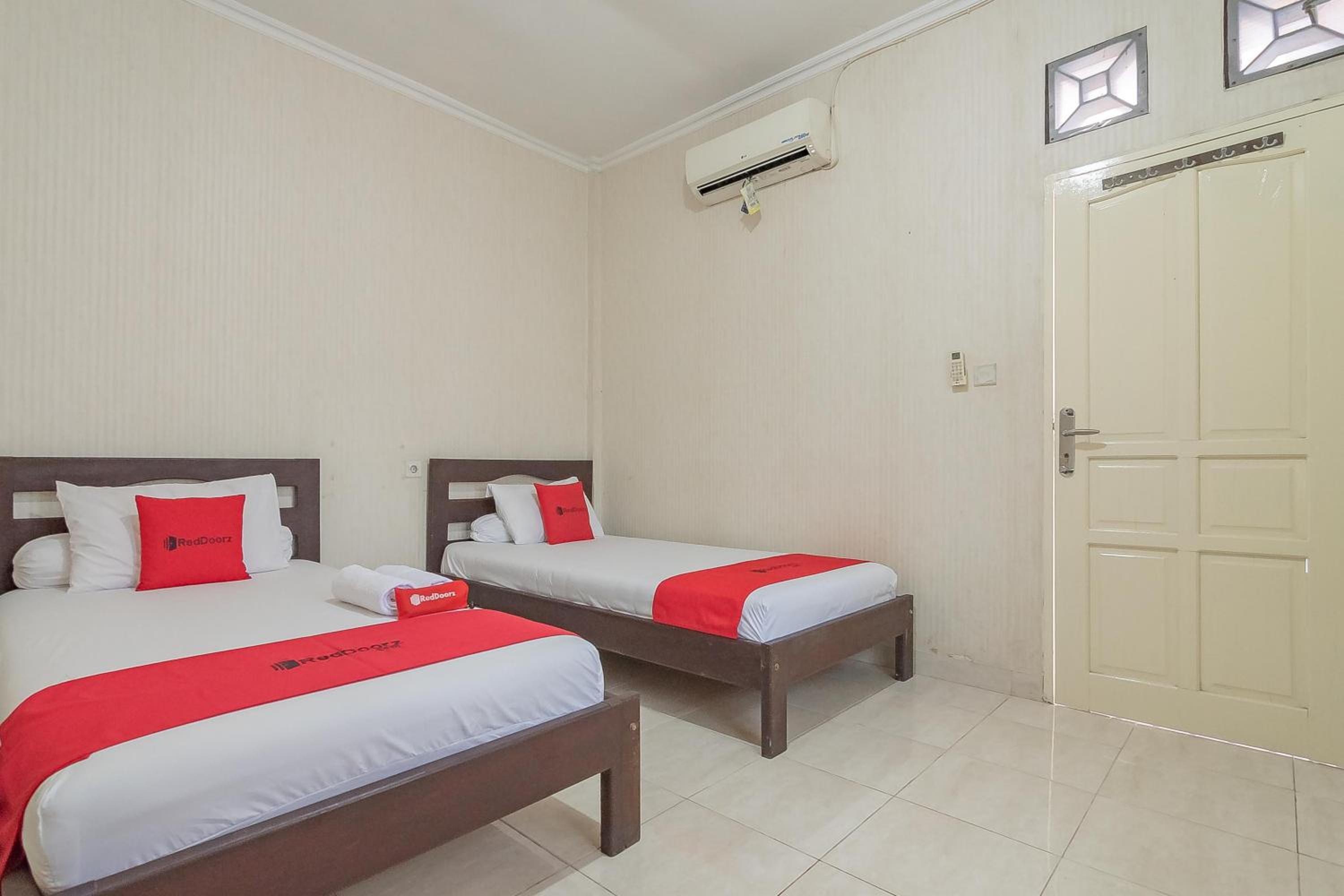 Twin Room - Photo 1