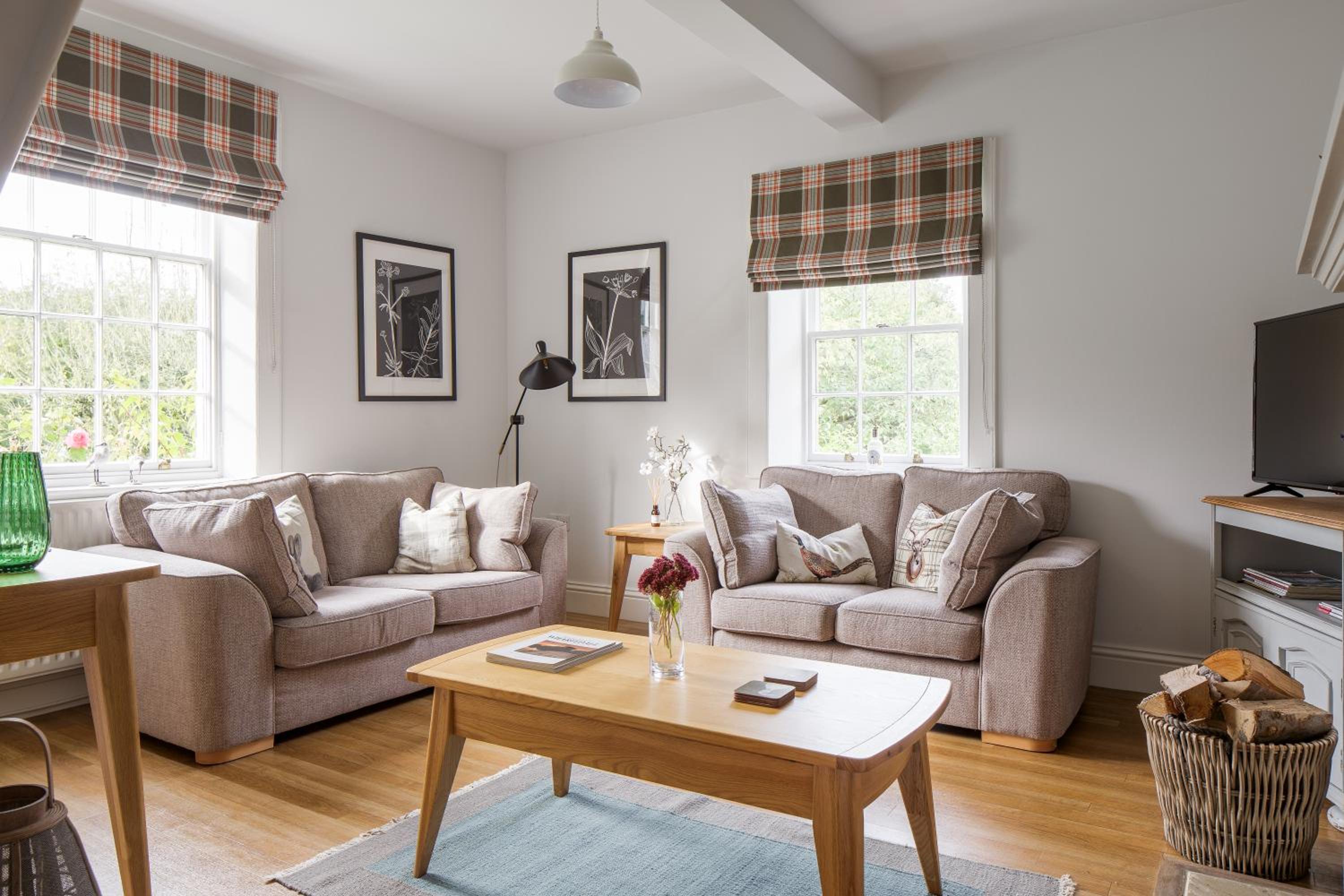 Two-Bedroom House - Apple Tree Cottage photo 1