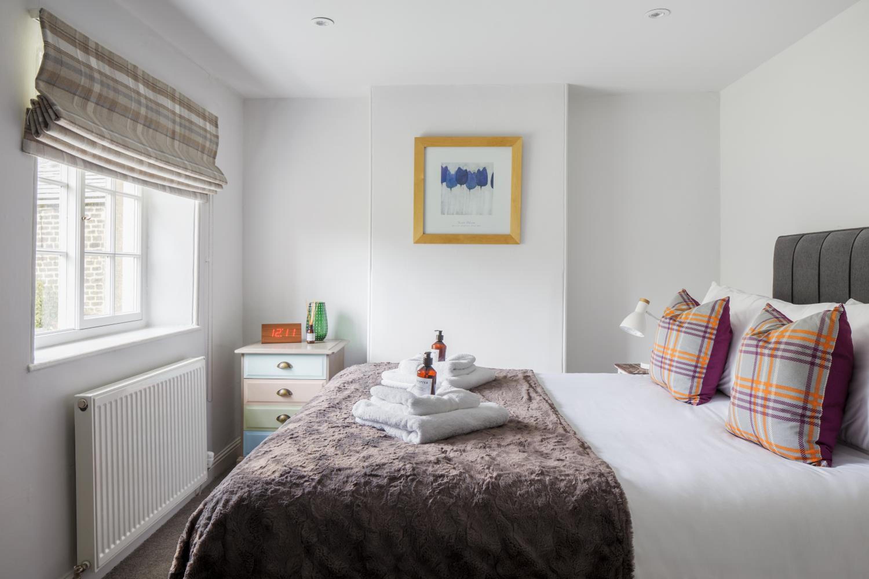 Two-Bedroom House - Apple Tree Cottage photo 2