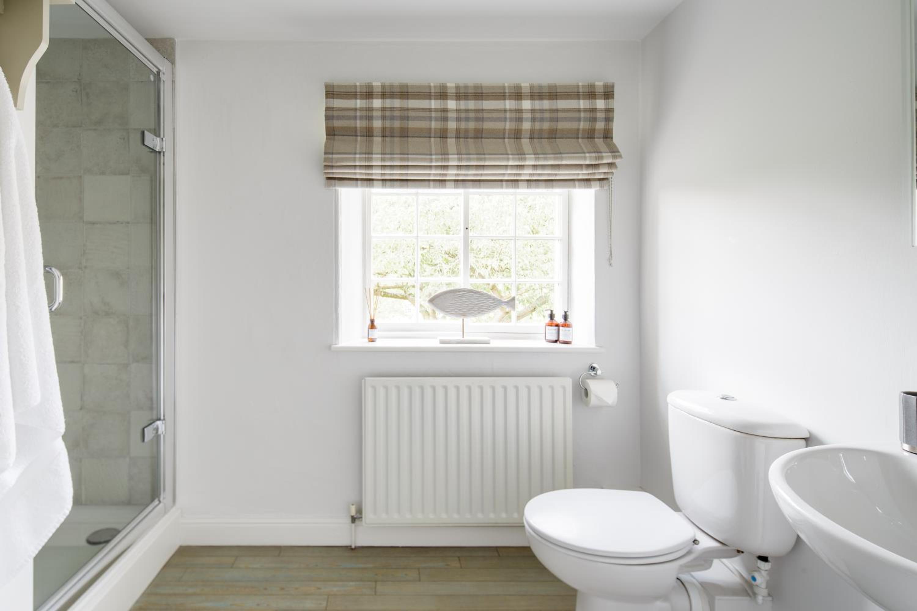 Two-Bedroom House - Apple Tree Cottage photo 3
