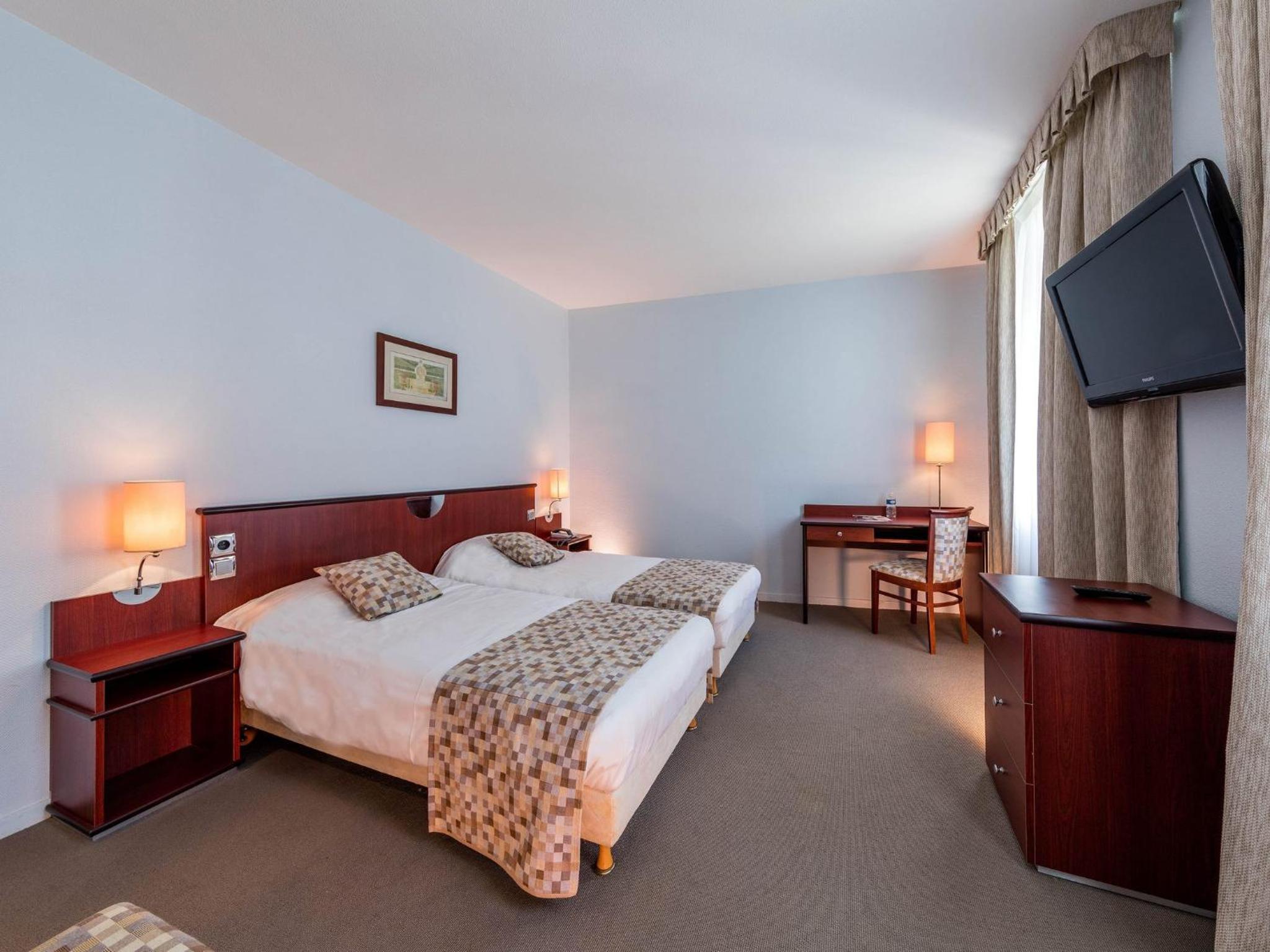 Double or Twin Room - Photo 2