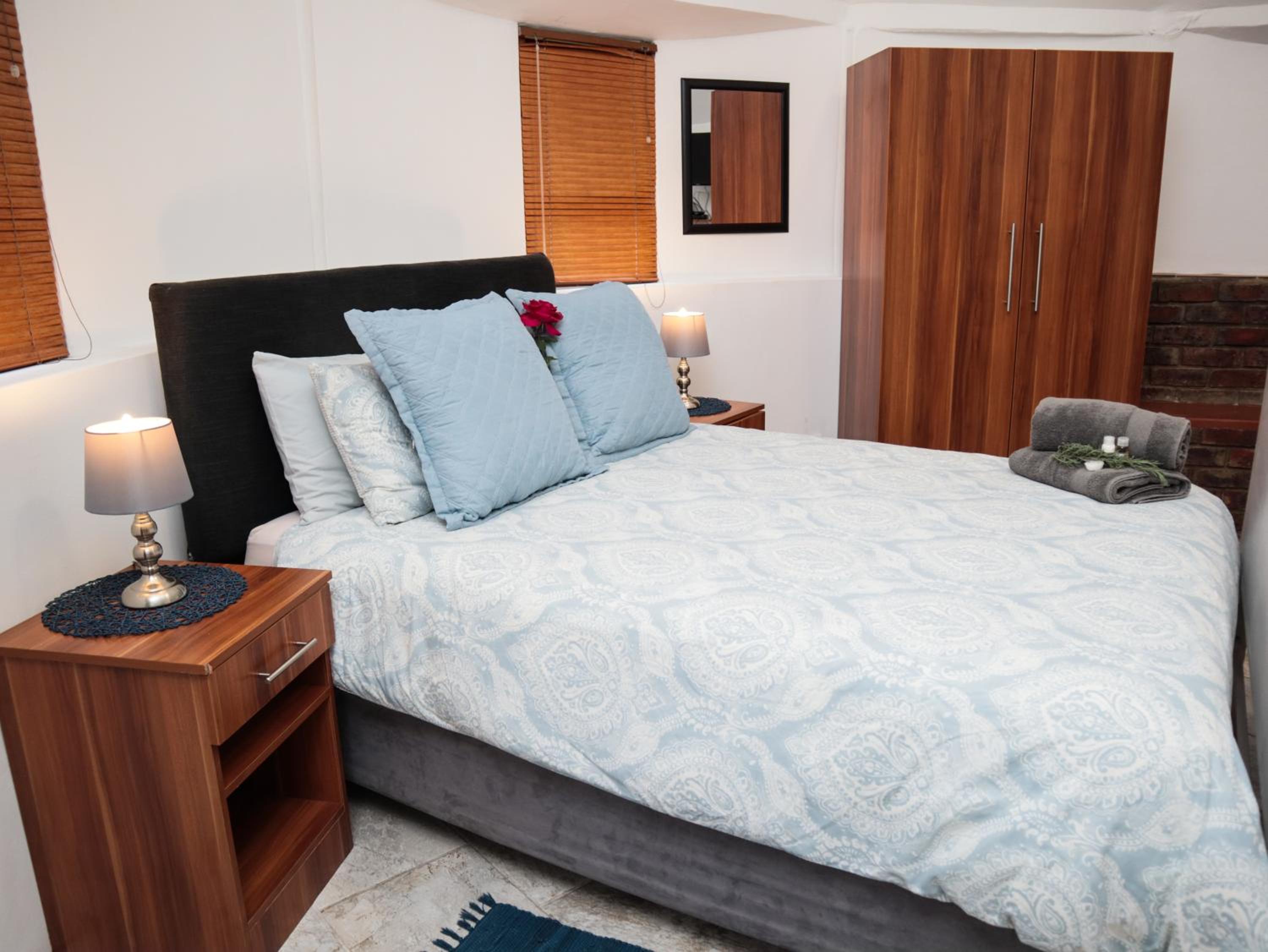 Double Room - Photo 1