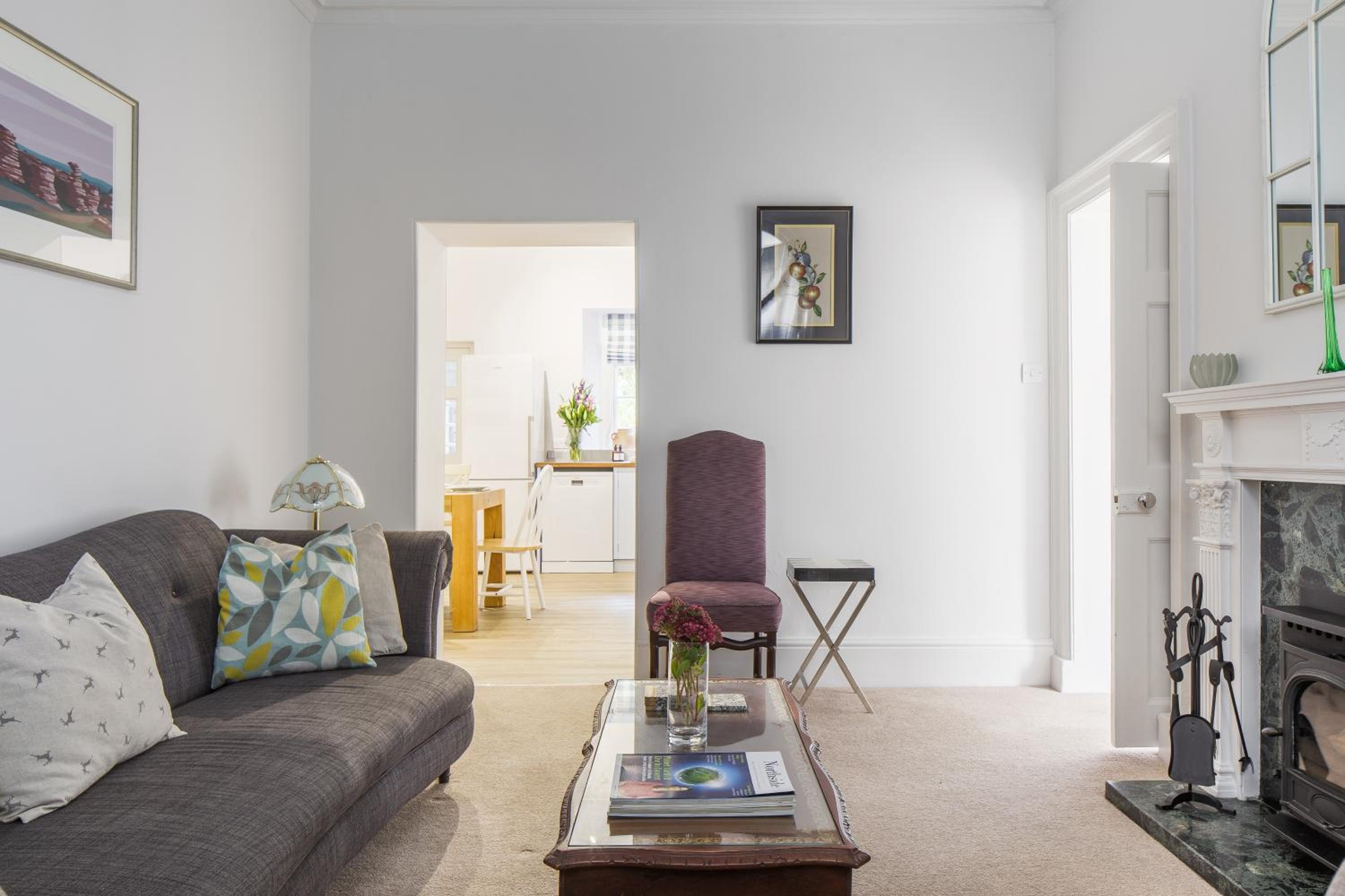 Three-Bedroom House - Cherry Blossom Cottage  photo 1