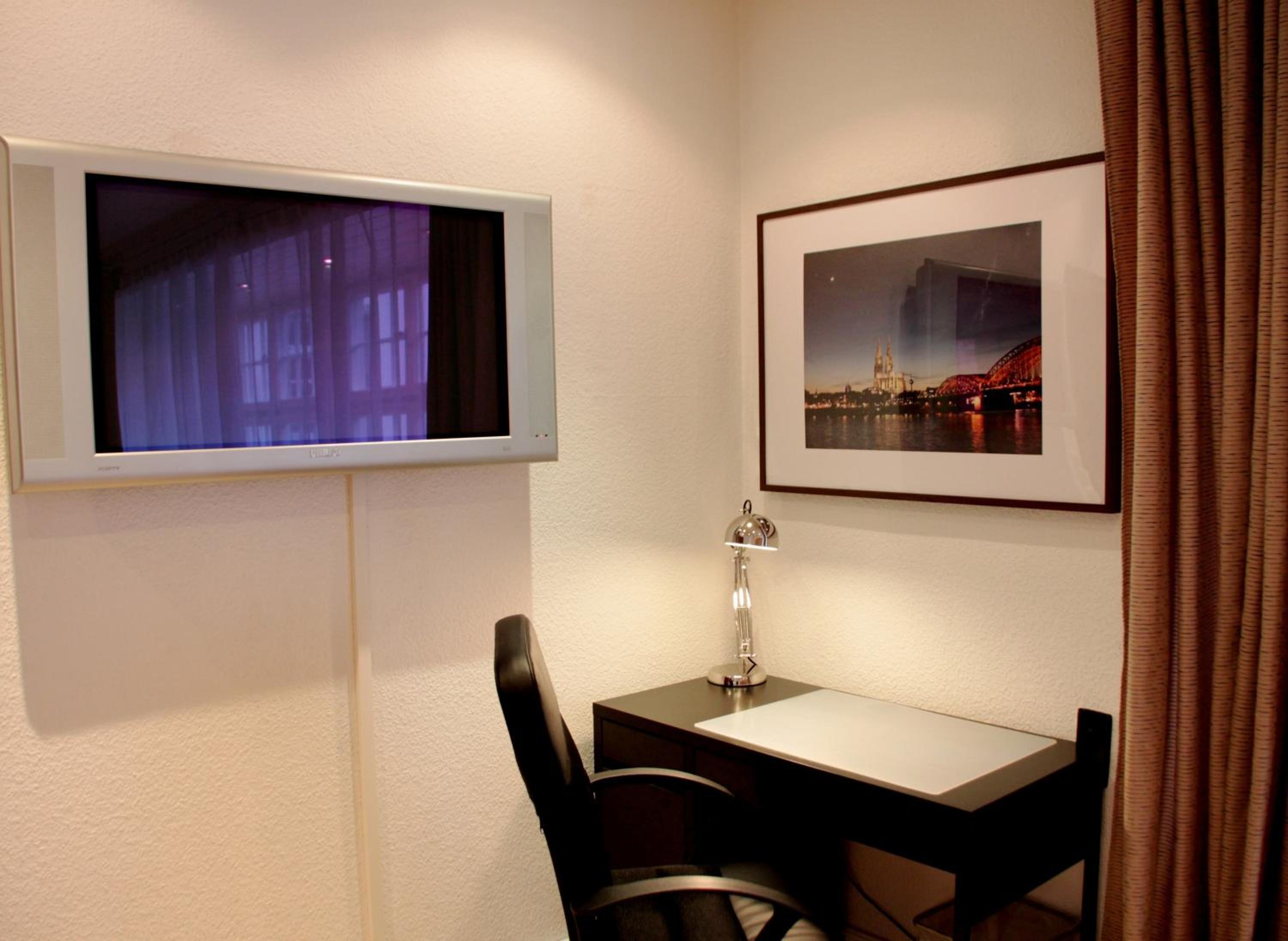 Economy Apartment - 2 rooms without Rhine River View/ Neighboring house - Photo 2