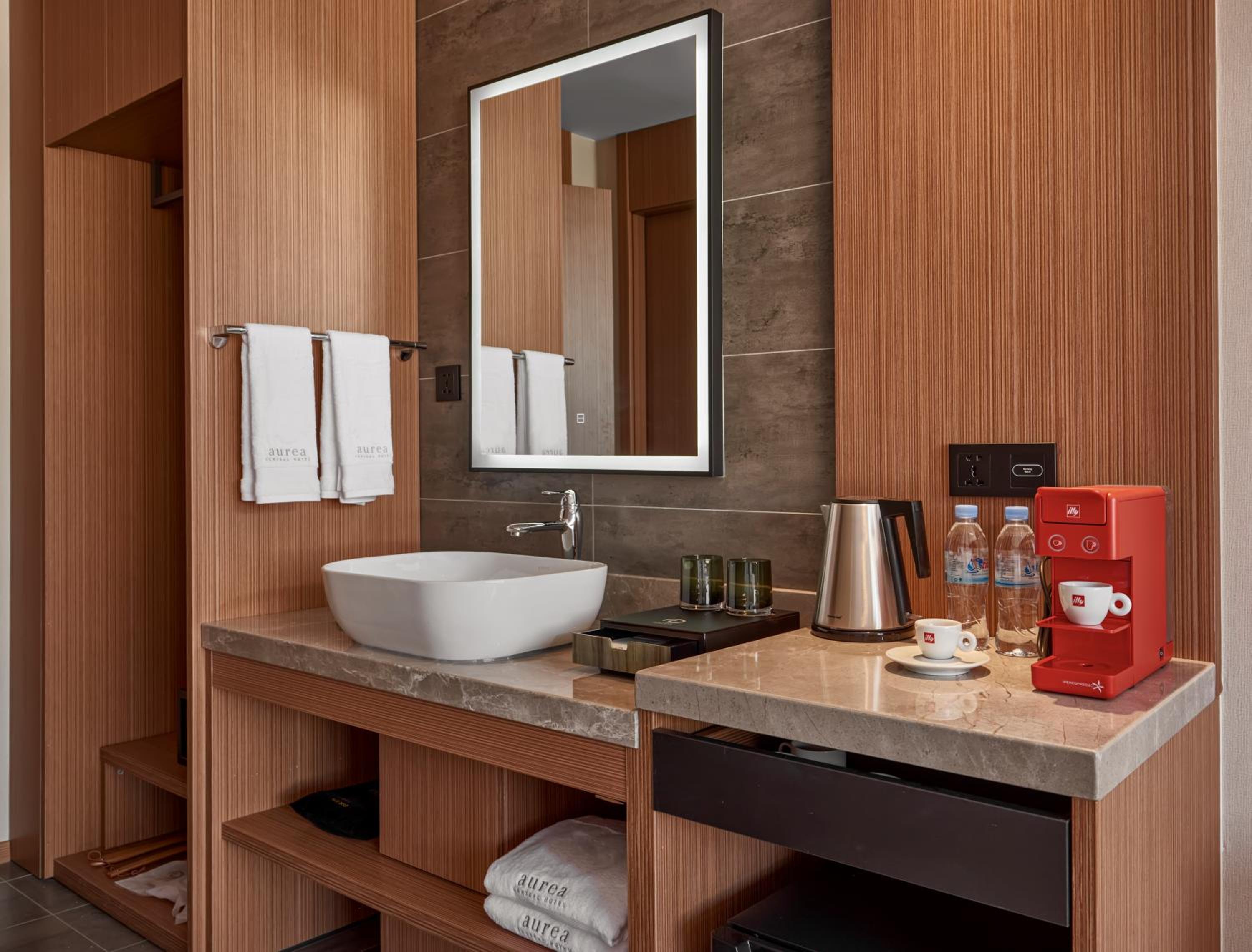 Executive King Room - Photo 8