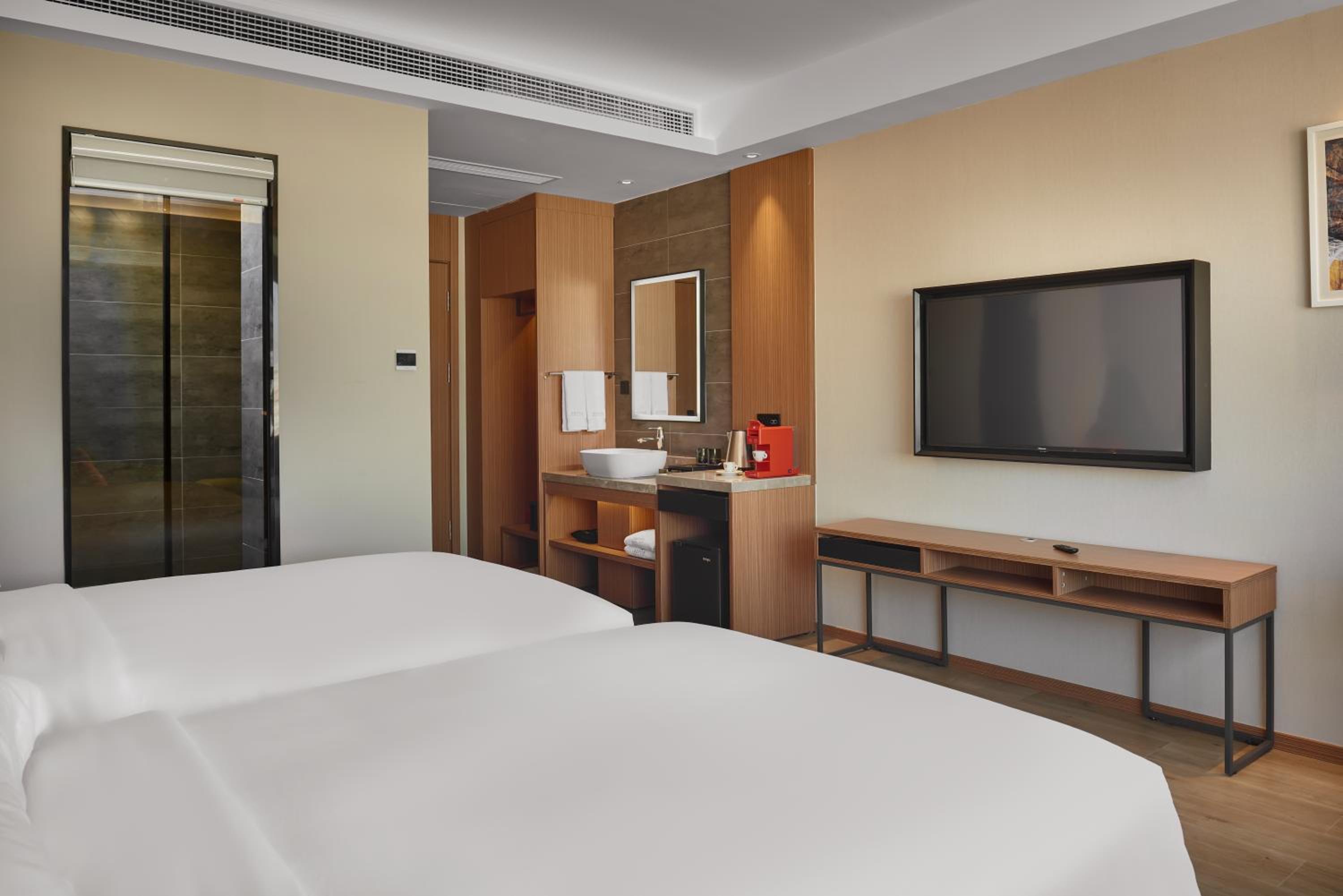Deluxe Twin Room - Photo 4