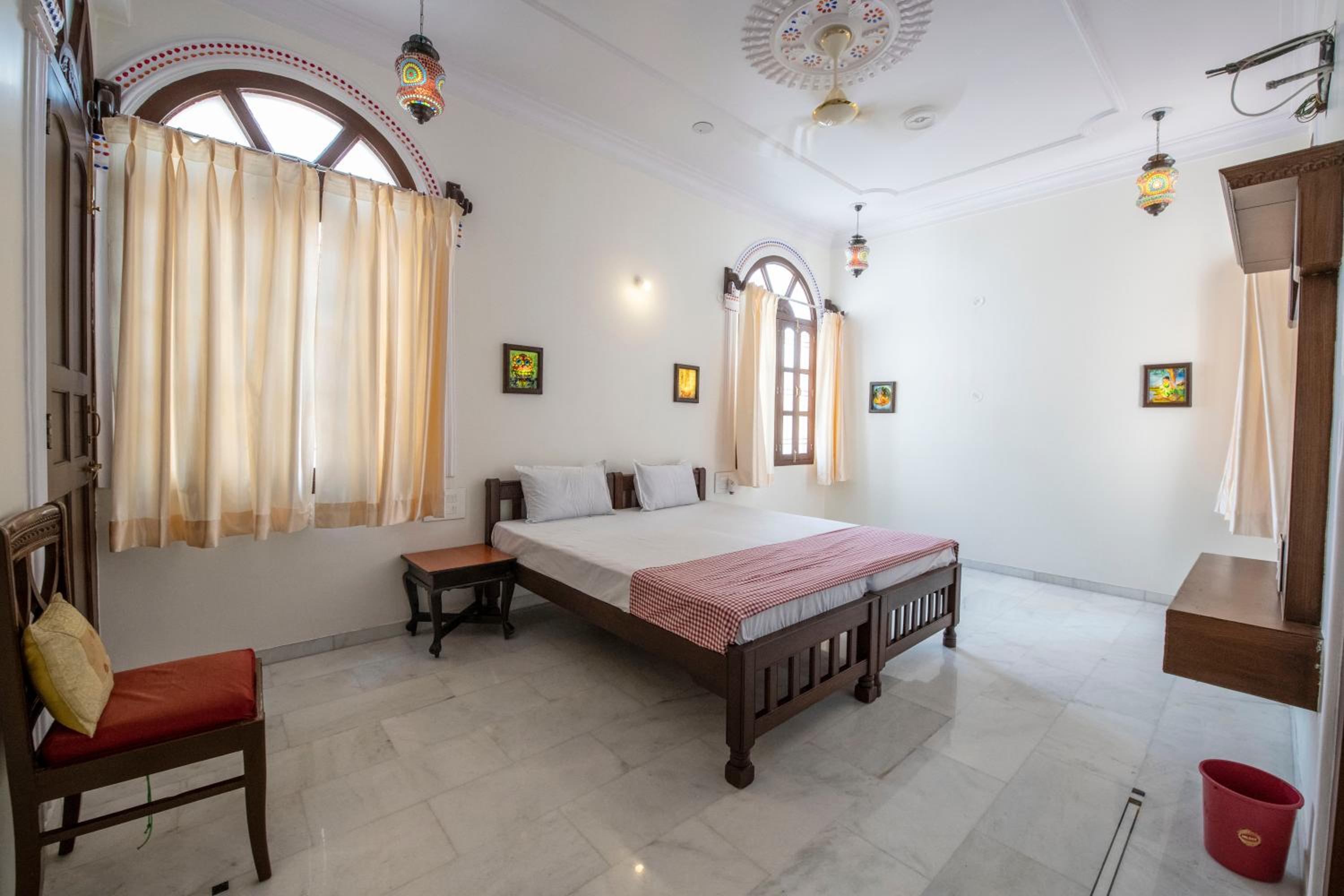 Deluxe Double or Twin Room photo 2