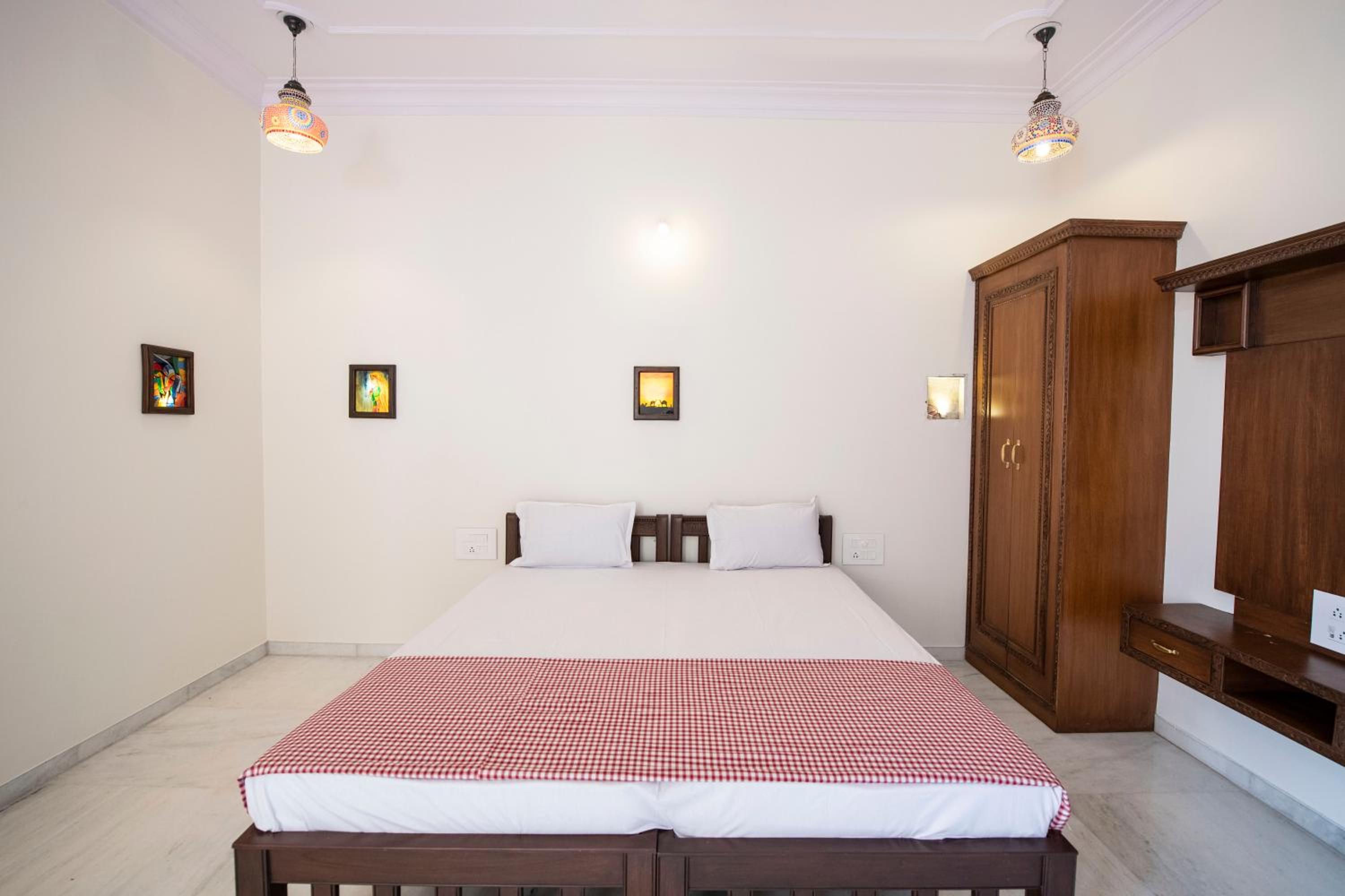 Deluxe Double or Twin Room photo 3