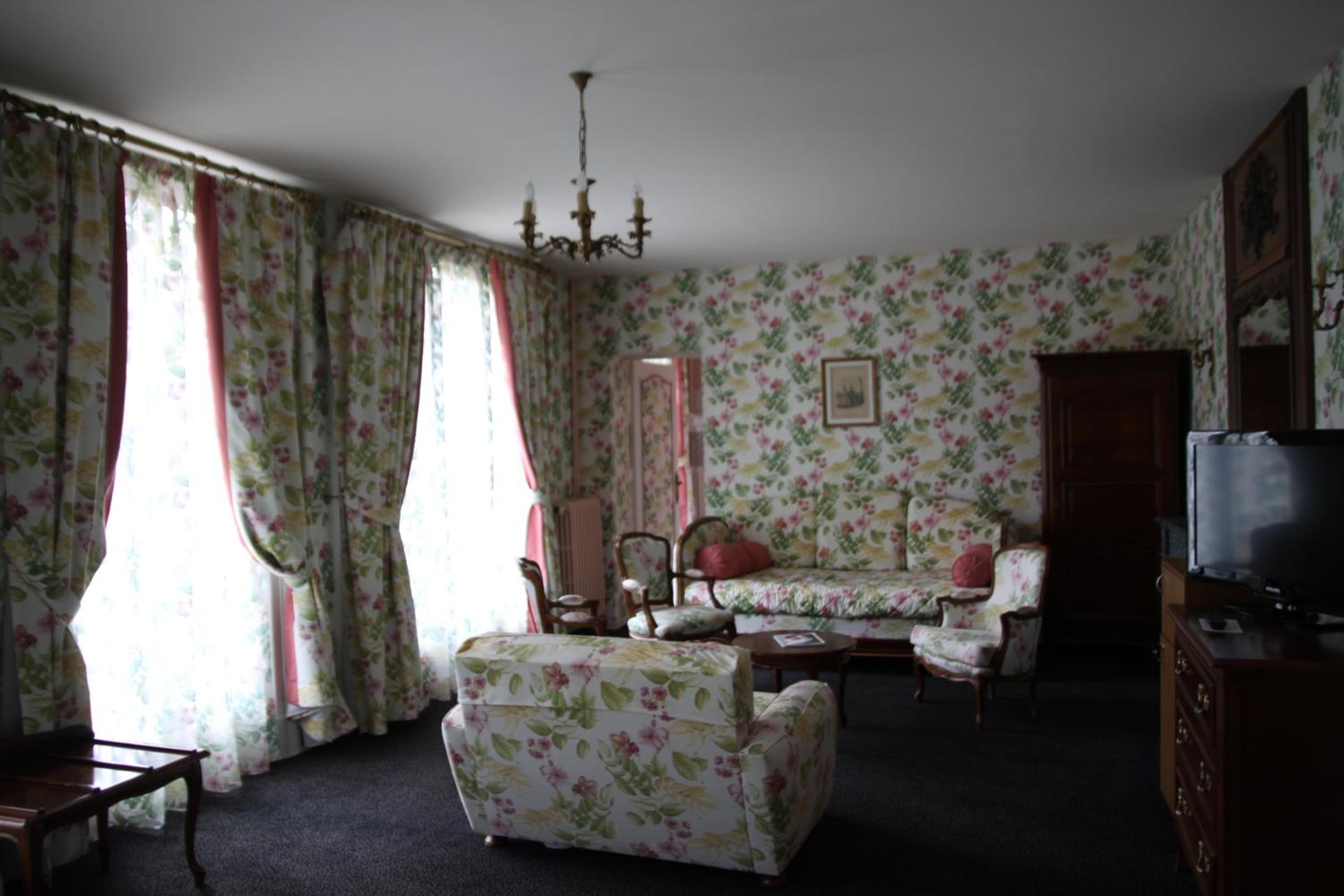 Suite with Terrace - Photo 4
