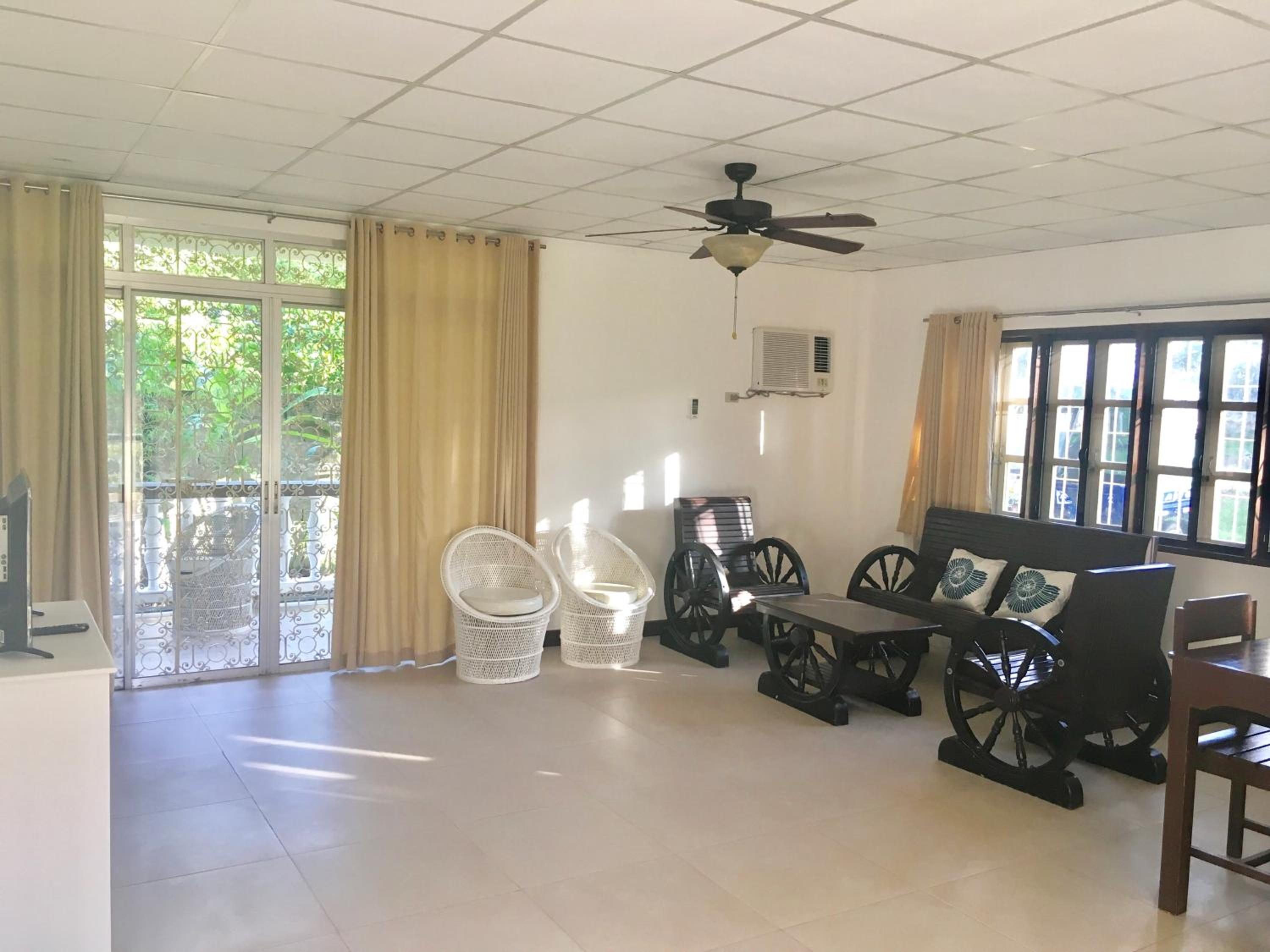 Deluxe Suite - Photo 2