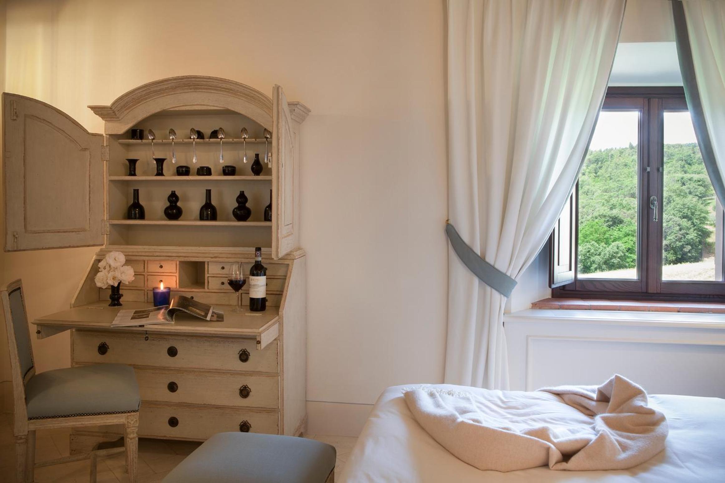 Suite - Photo 3