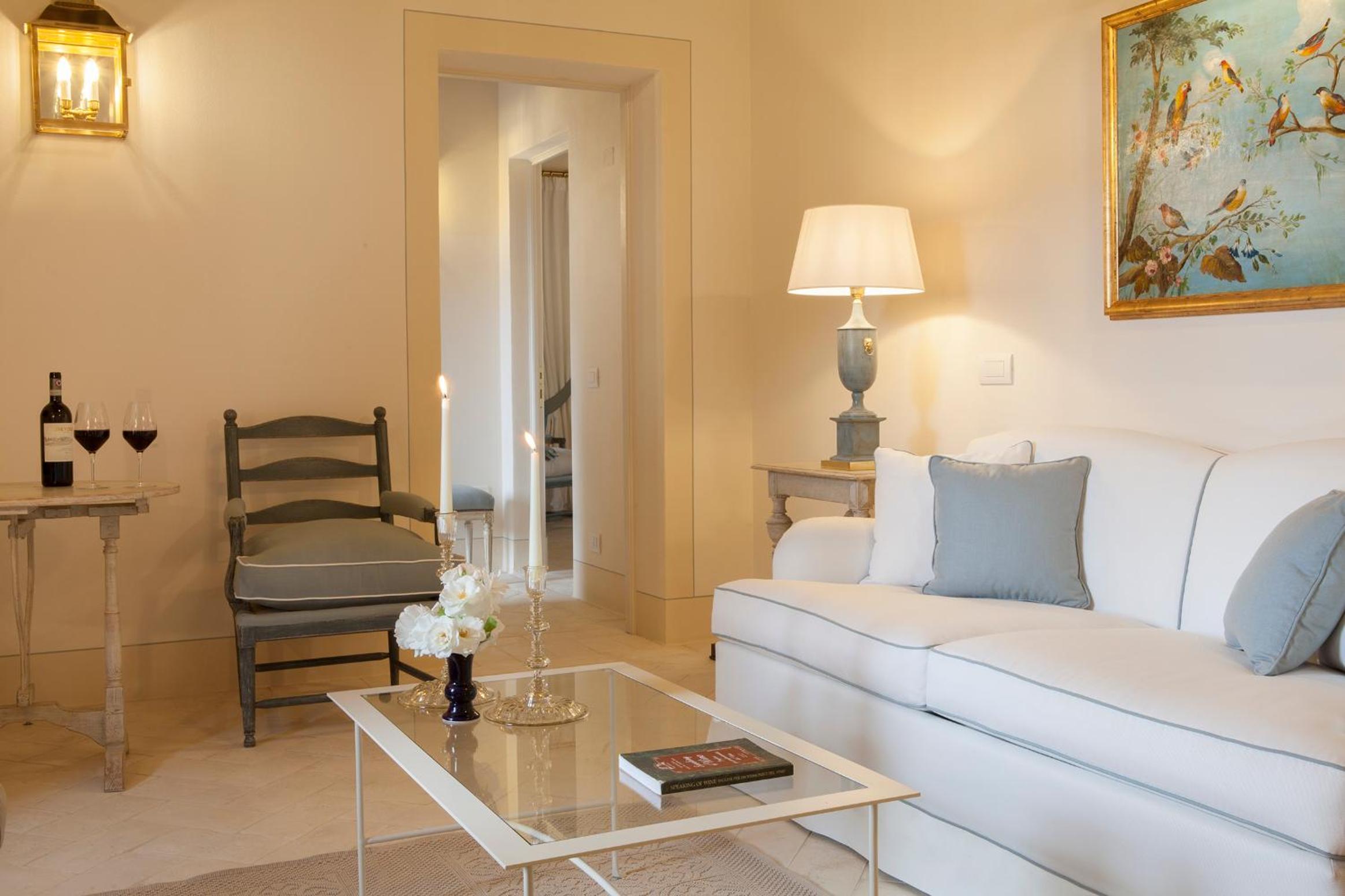 Suite - Photo 2