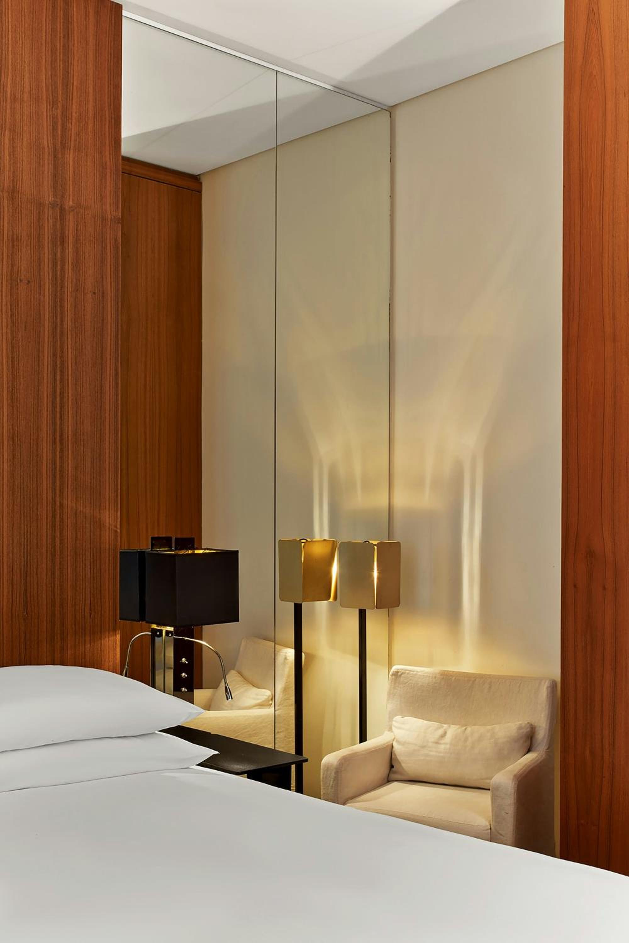 Prestige King Room thumbnail 5