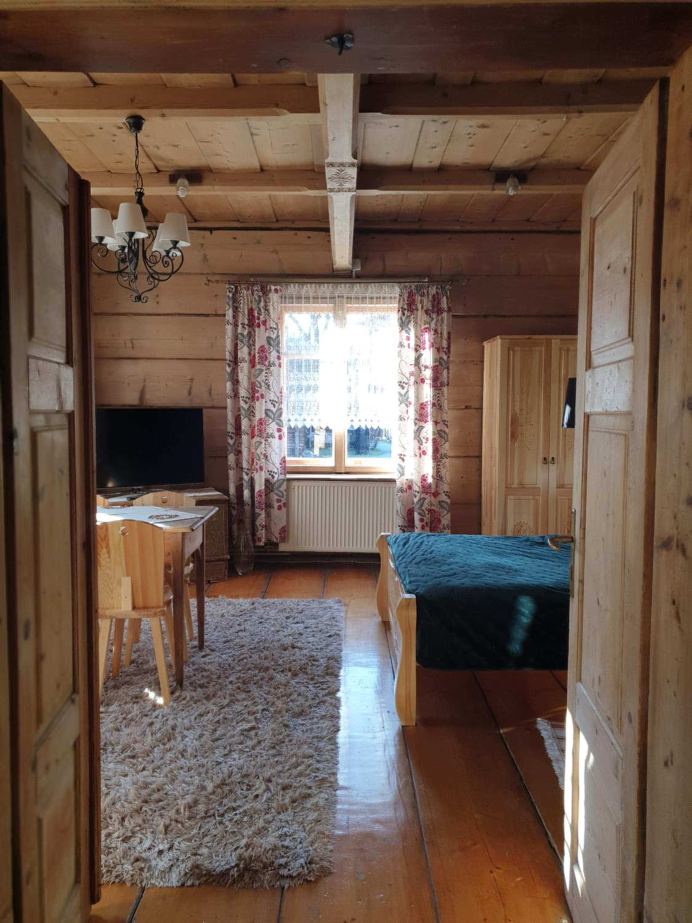 Apartment with Mountain View - Photo 9