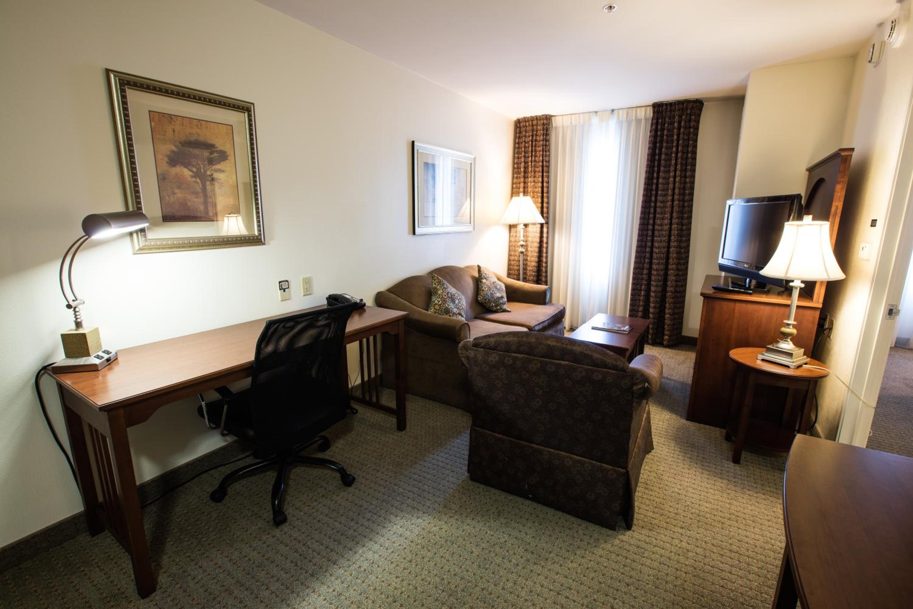 One-Bedroom King Suite - Photo 4