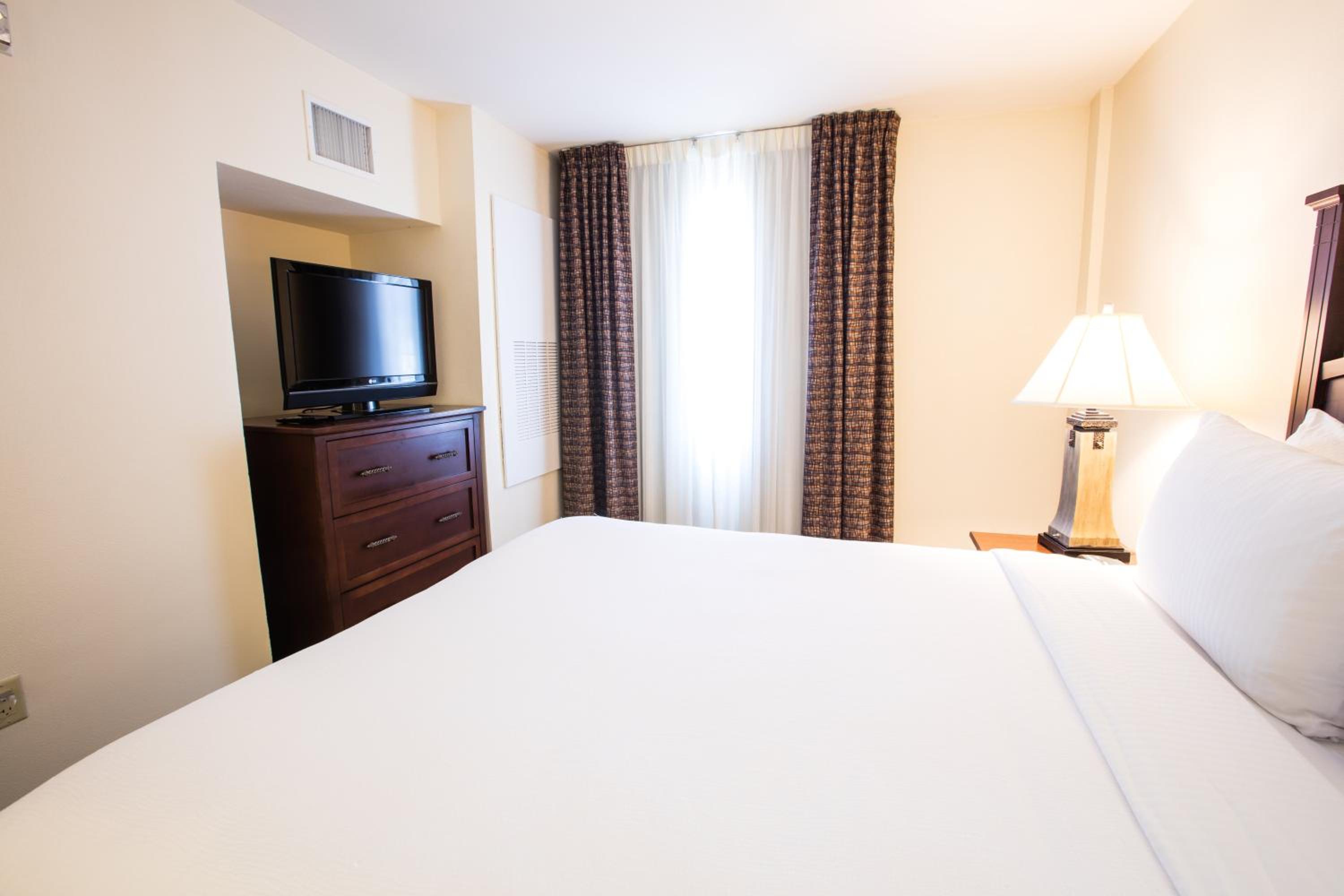 One-Bedroom King Suite - Photo 3