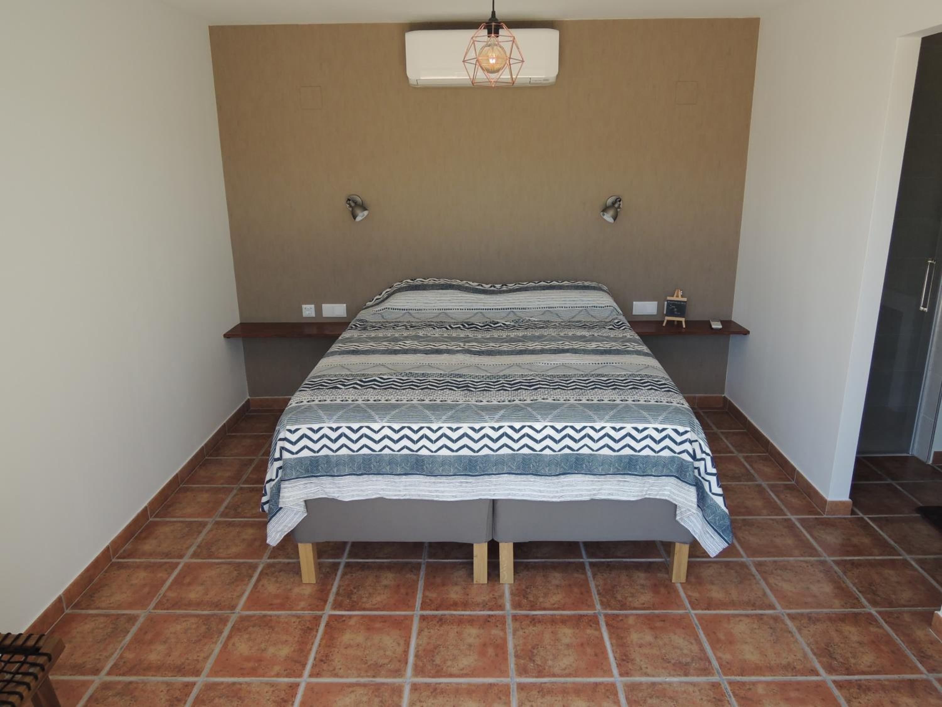 Double Room with Private Bathroom photo 2