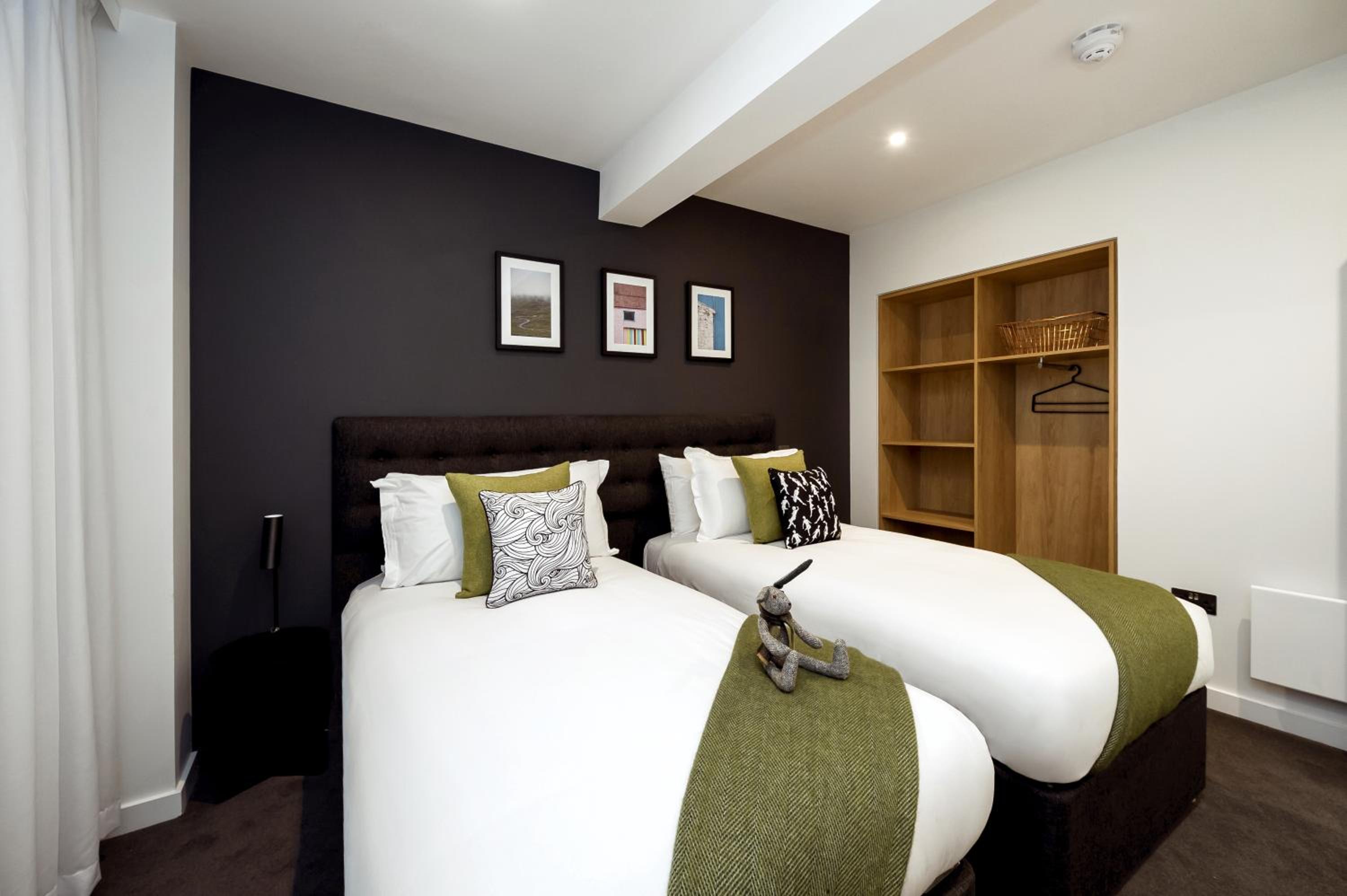 Two Bedroom Duplex Apartment - Photo 18