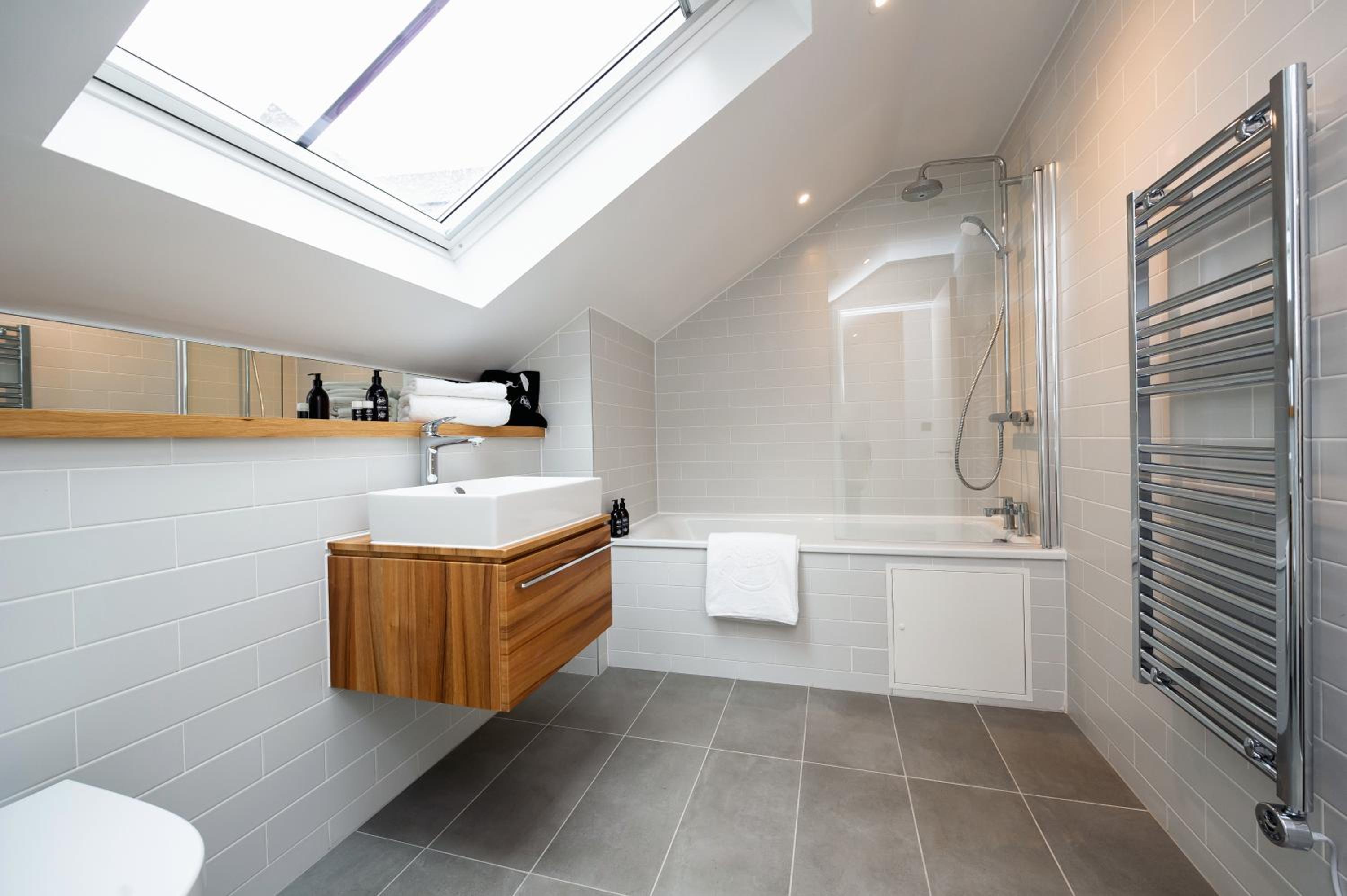 Two Bedroom Duplex Apartment - Photo 11