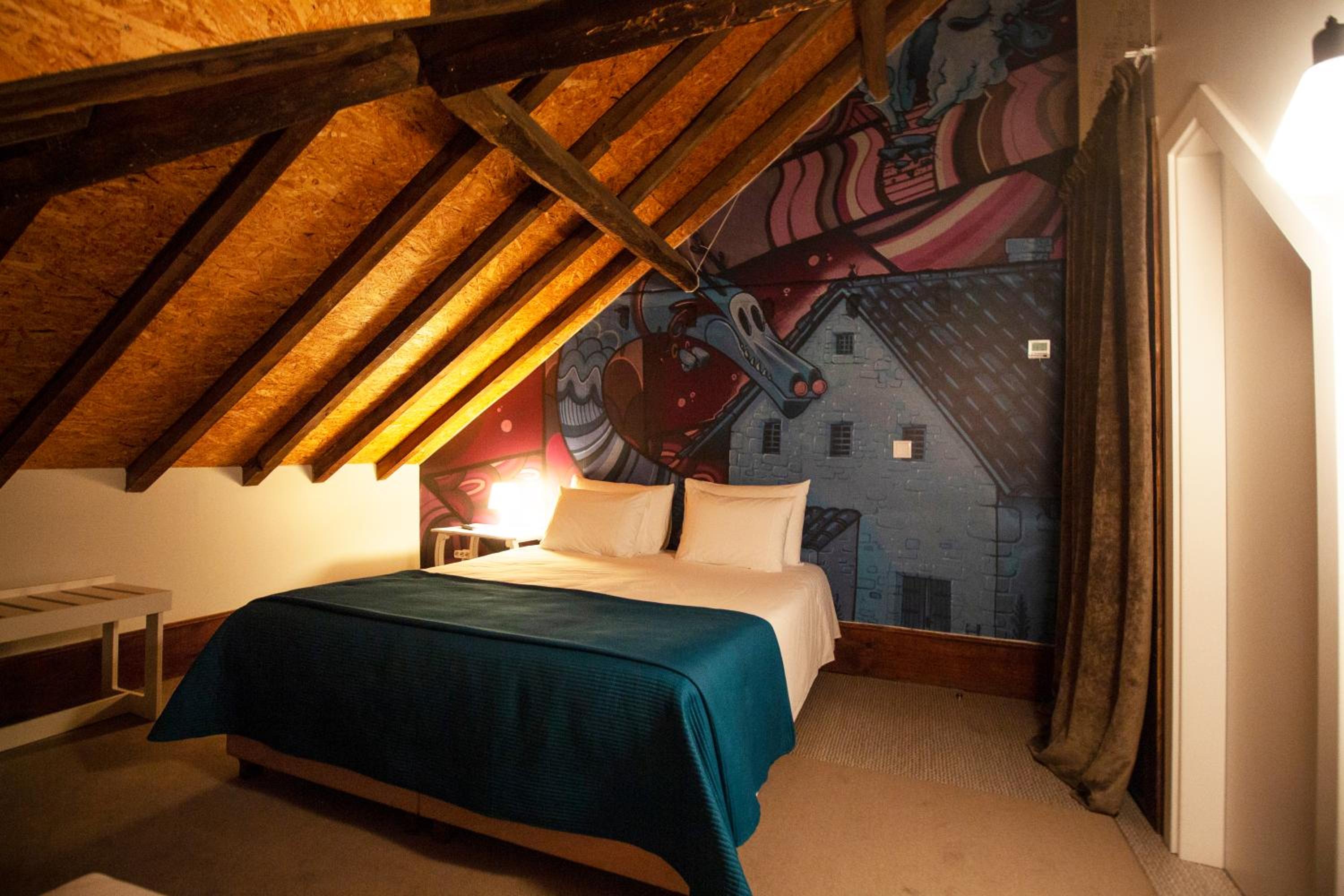 Double or Twin Room - Photo 6