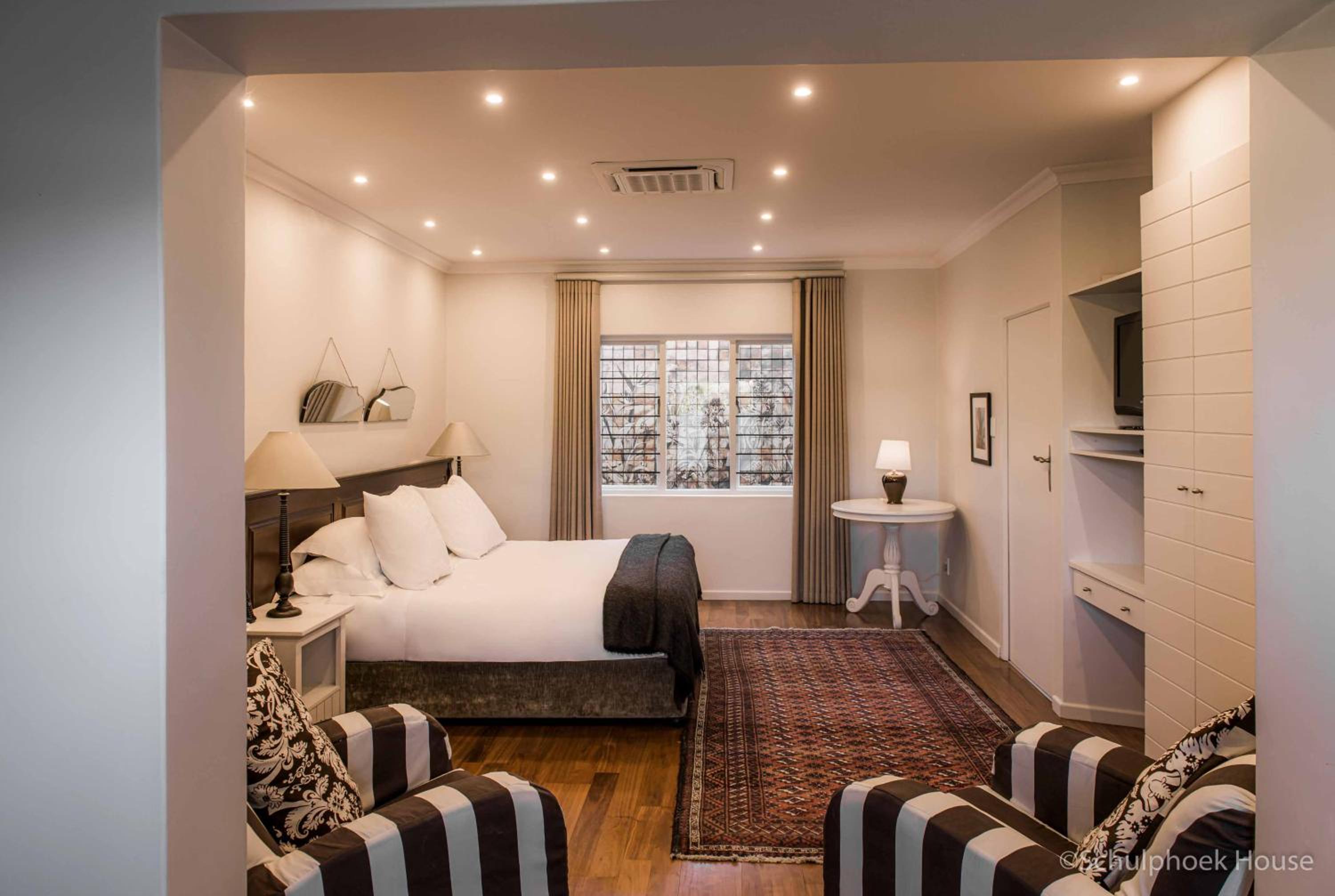 Standard Twin Room with Garden View - Photo 1
