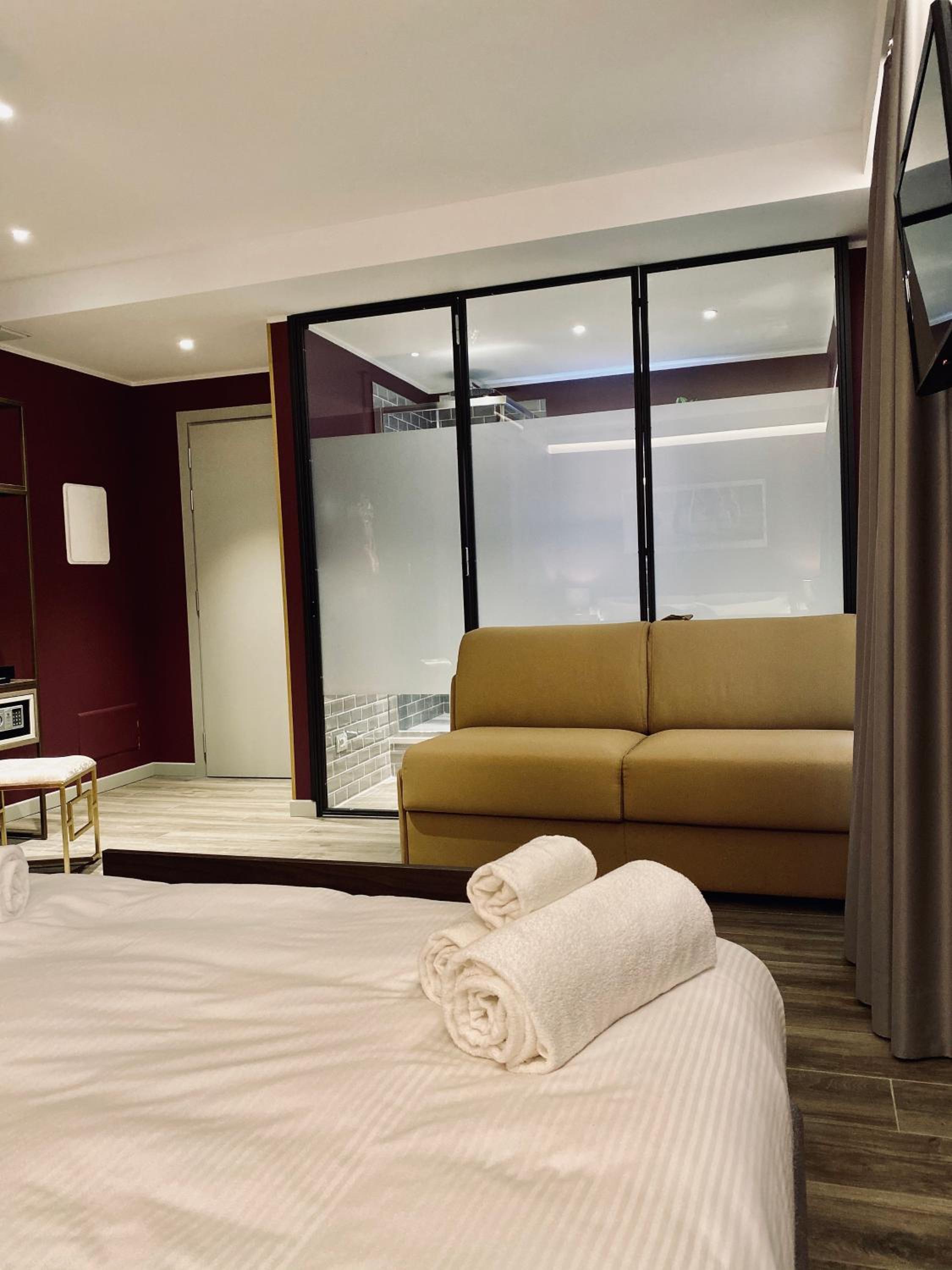 Quadruple Room - Photo 6