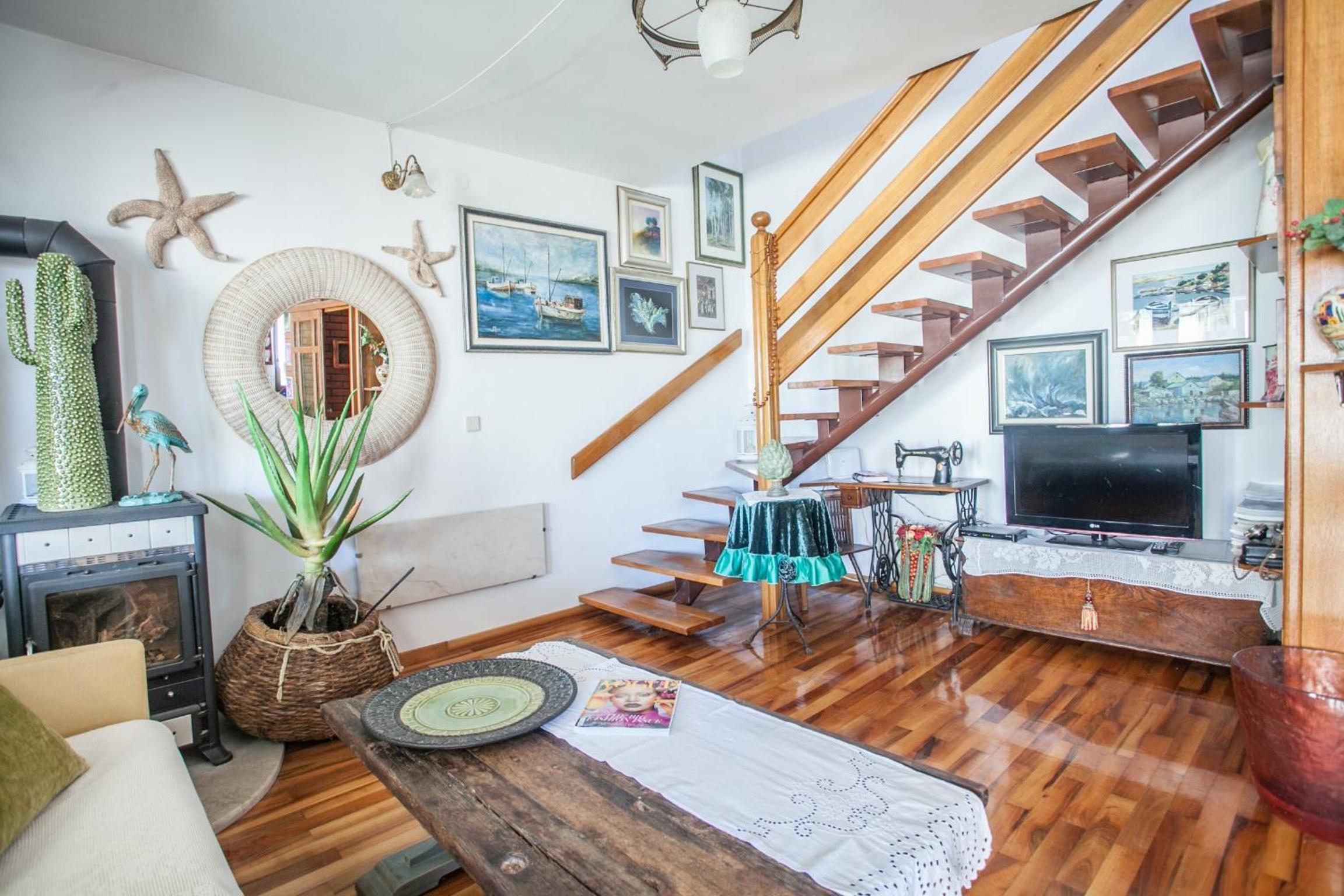 Three-Bedroom House photo 1