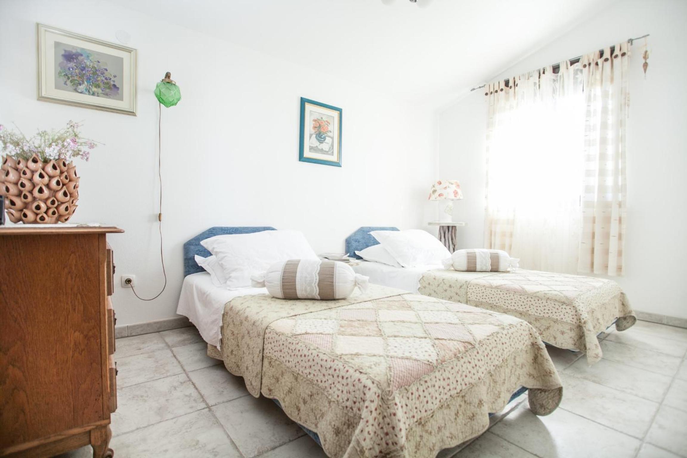 Two-Bedroom House photo 2