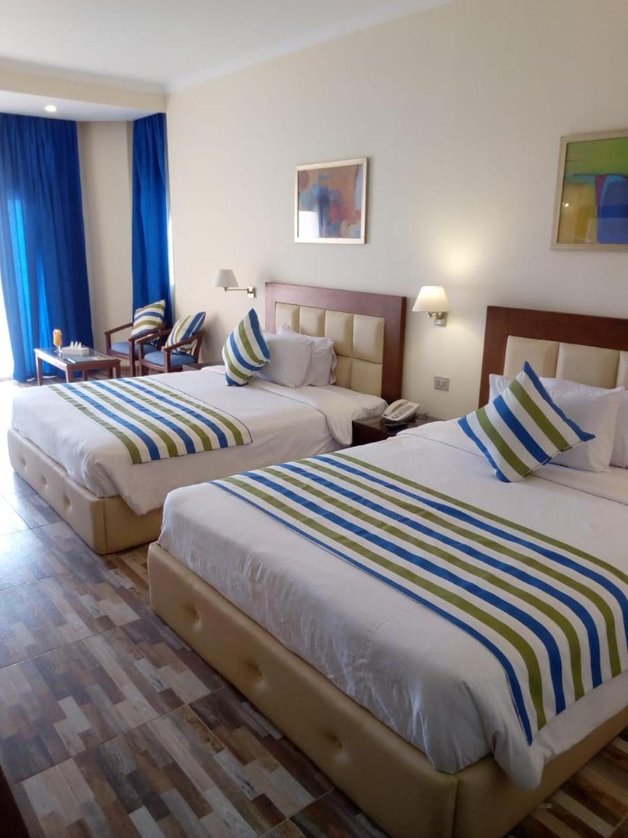 Standard Double Room with Sea Side View photo 2